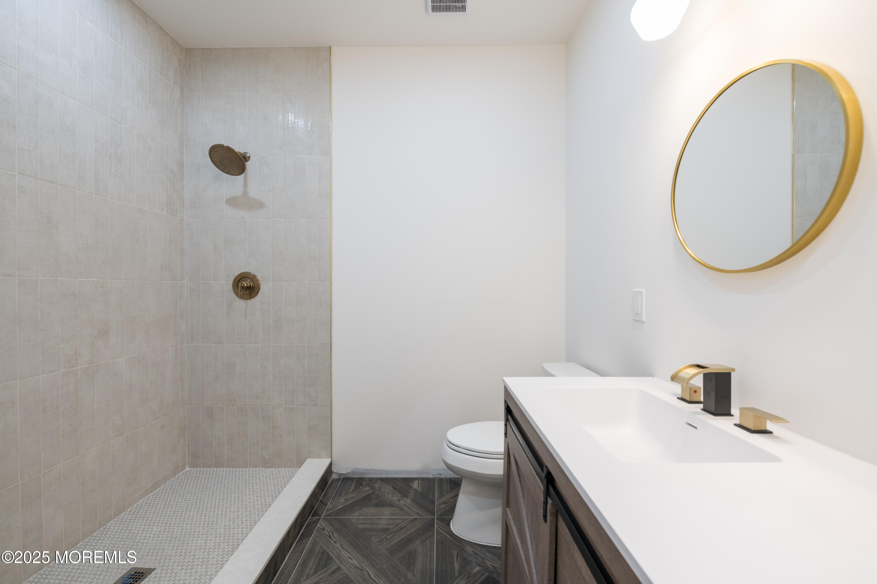 Edison, New Jersey, 08817, United States, 5 Bedrooms Bedrooms, ,4 BathroomsBathrooms,Residential,For Sale,2001489