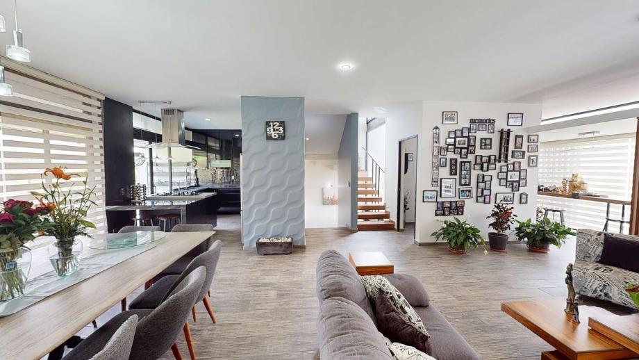 Atizapán de Zaragoza, Estado de méxico, 52994, Mexico, 3 Bedrooms Bedrooms, ,4 BathroomsBathrooms,Residential,For Sale,1917562