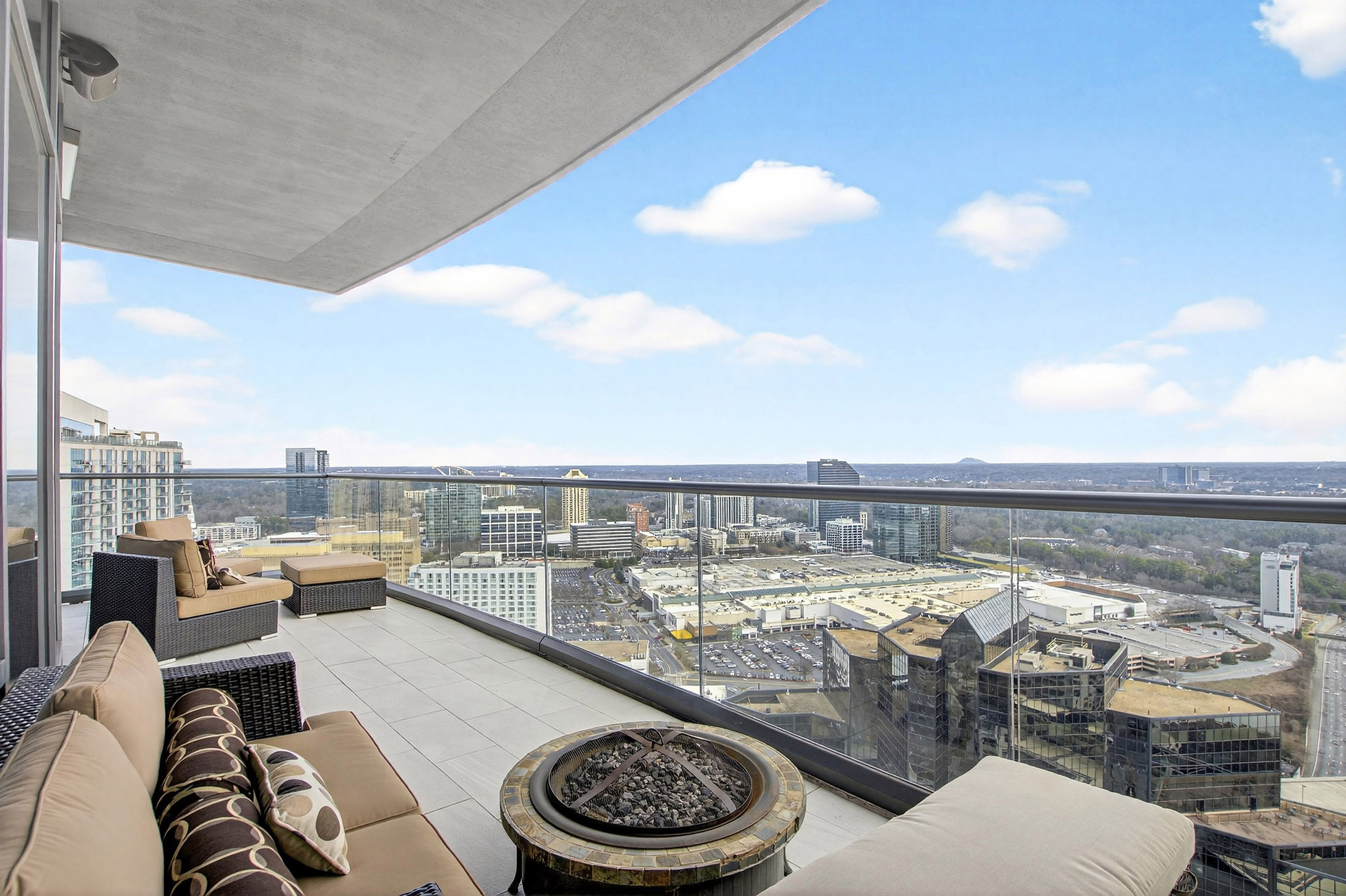  Stunning Luxury Condo, Perched on the 29th Floor - 物件實景