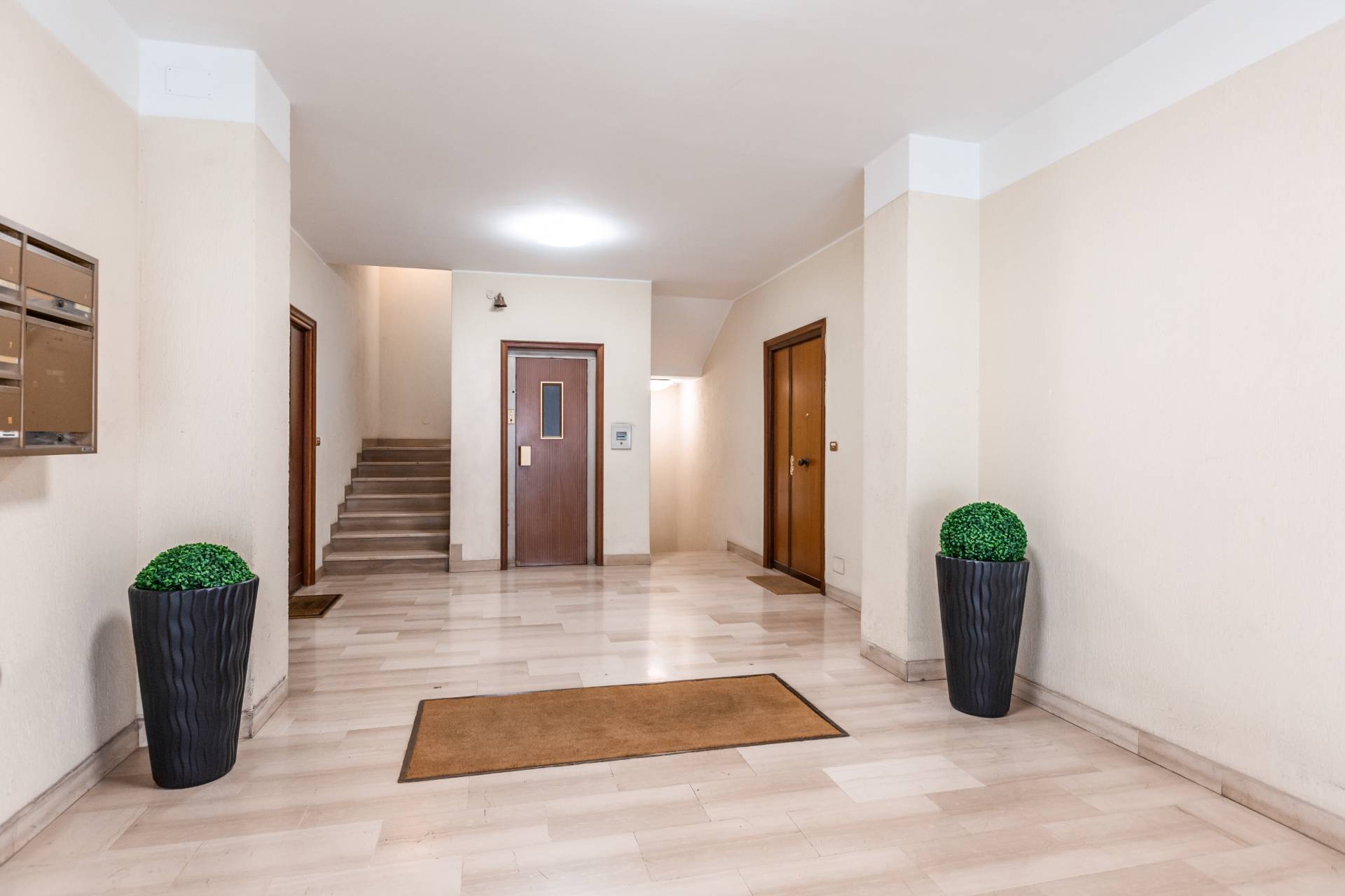 Roma, Roma, 00100, IT, 5 Bedrooms Bedrooms, ,3 BathroomsBathrooms,Residential,For Sale,1738705