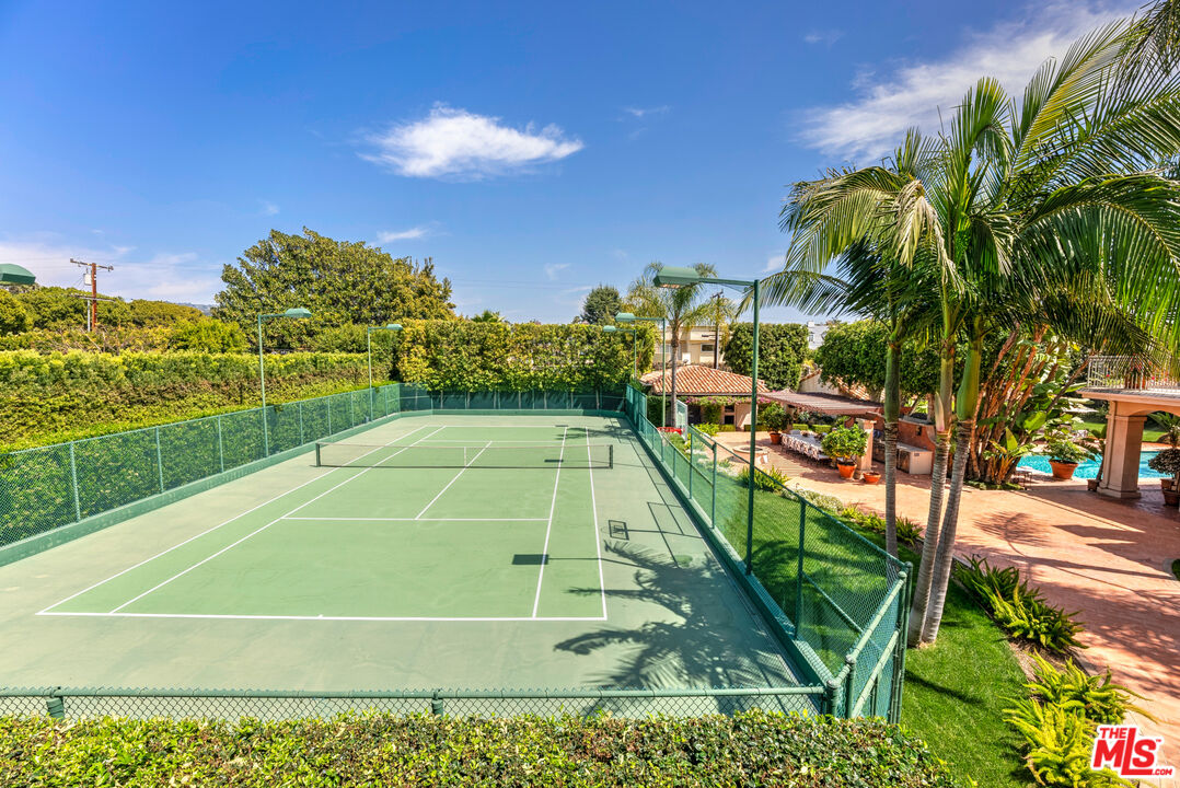 Beverly Hills, California, 90210, United States, 5 Bedrooms Bedrooms, ,6 BathroomsBathrooms,Residential,For Sale,1907457