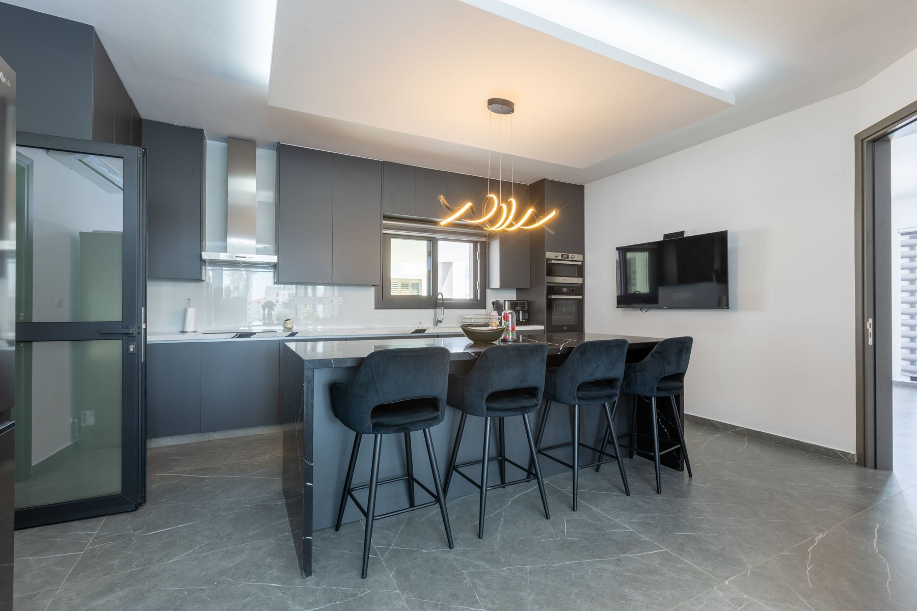  Charming Larnaca Villa - Four-Bedroom Contemporary Mediterranean Home - 物件實景