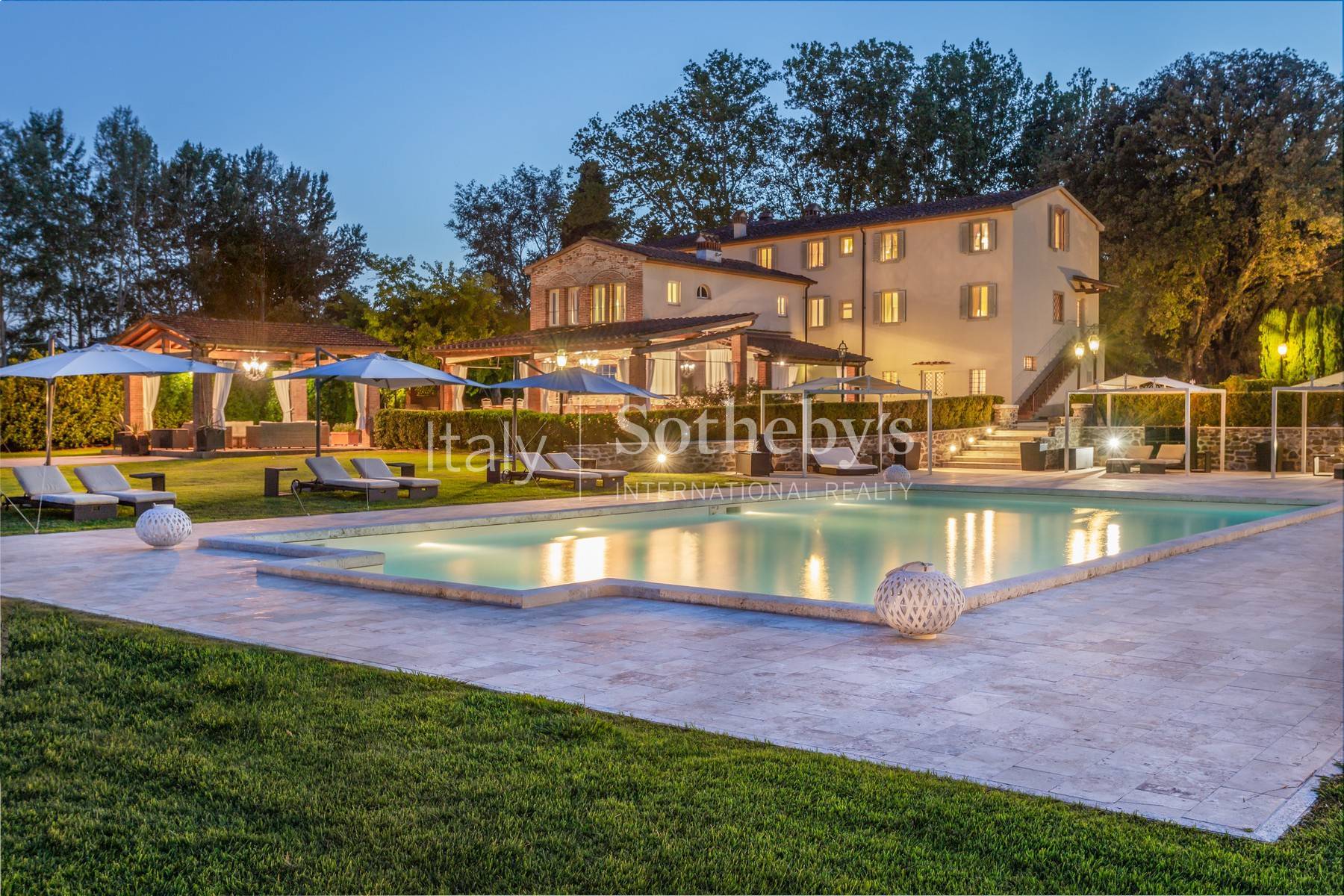  Prestigious luxury villa between Forte dei Marmi and Florence - 物件實景