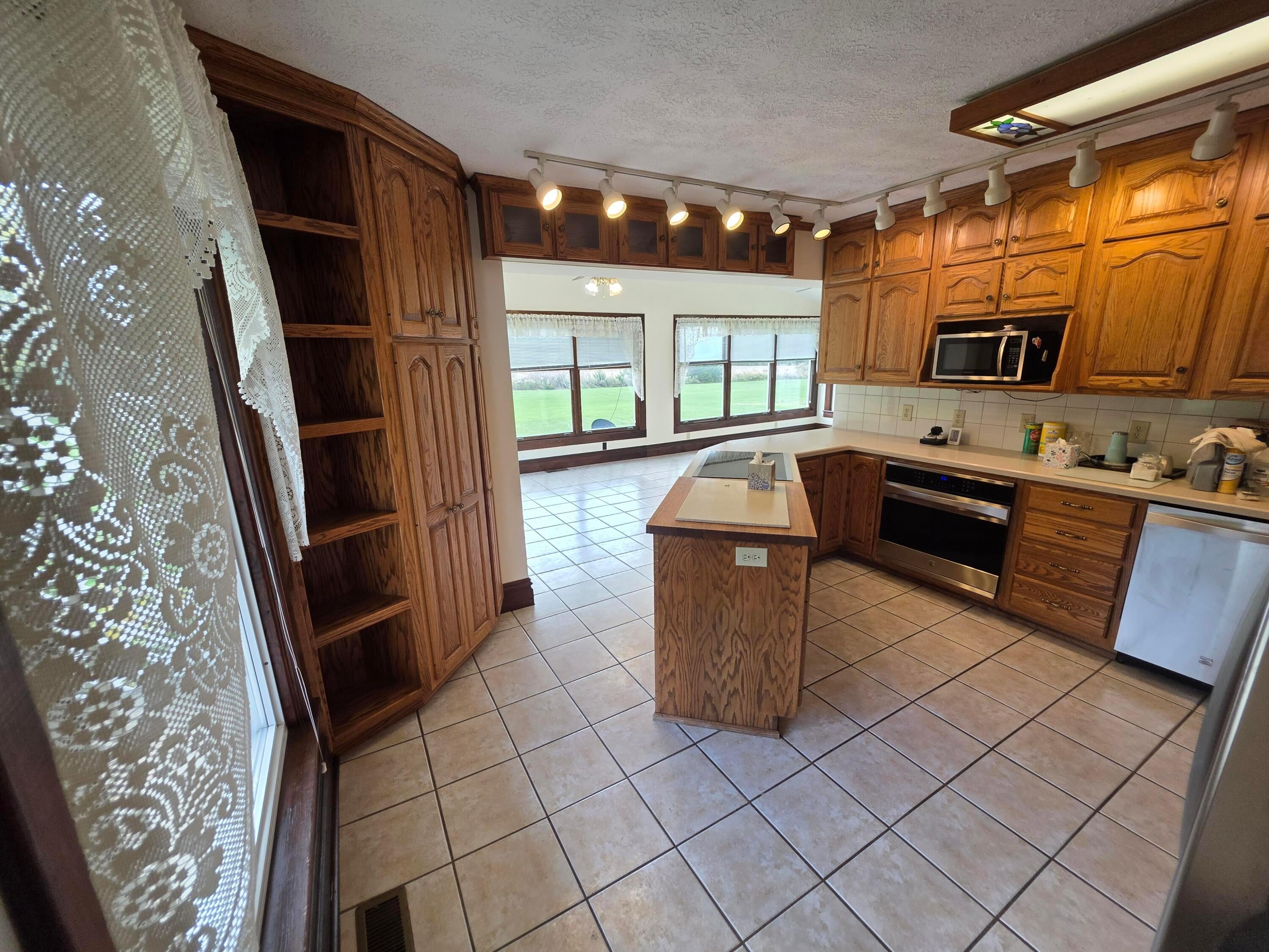 Cardington, Ohio, 43315, United States, 3 Bedrooms Bedrooms, ,2 BathroomsBathrooms,Residential,For Sale,1983191