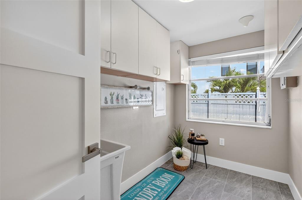 Longboat Key, Florida, 34228, United States, 3 Bedrooms Bedrooms, ,2 BathroomsBathrooms,Residential,For Sale,1990986