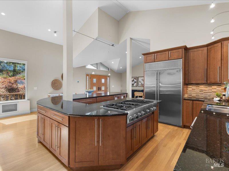 Novato, California, 94947, United States, 5 Bedrooms Bedrooms, ,4 BathroomsBathrooms,Residential,For Sale,1973889