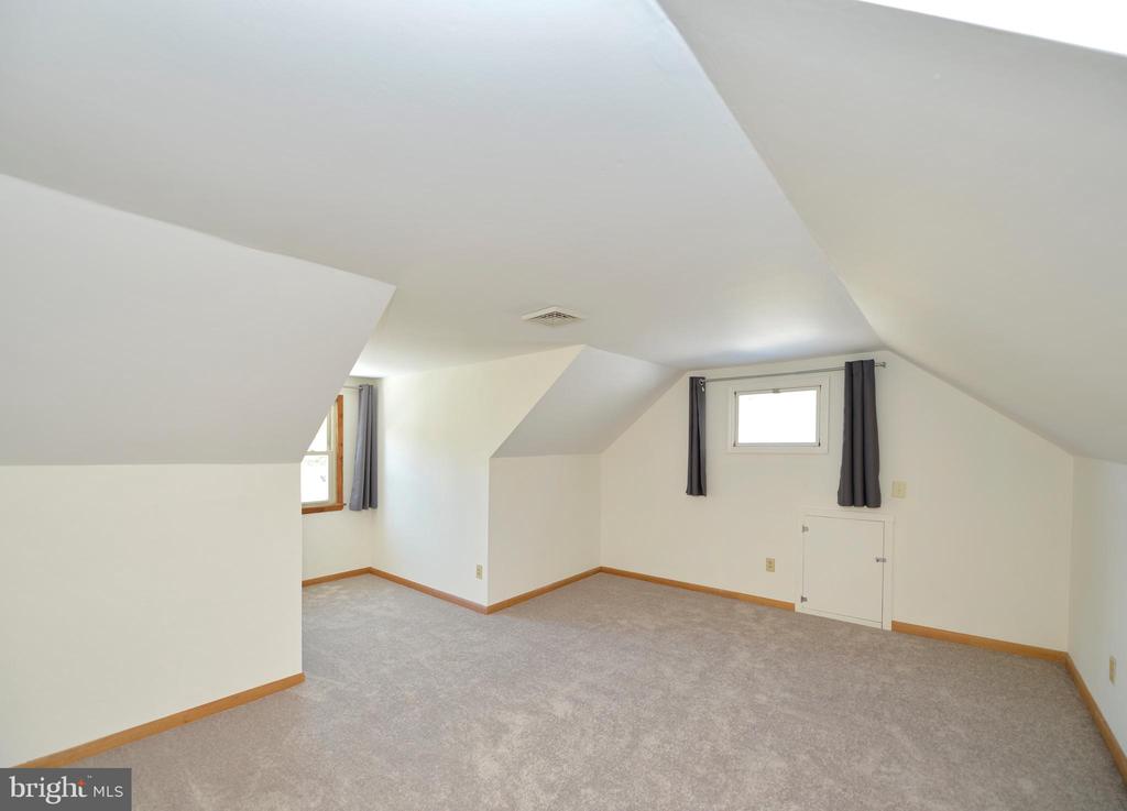 Bloomery, West Virginia, 26817, United States, 3 Bedrooms Bedrooms, ,2 BathroomsBathrooms,Residential,For Sale,1980909