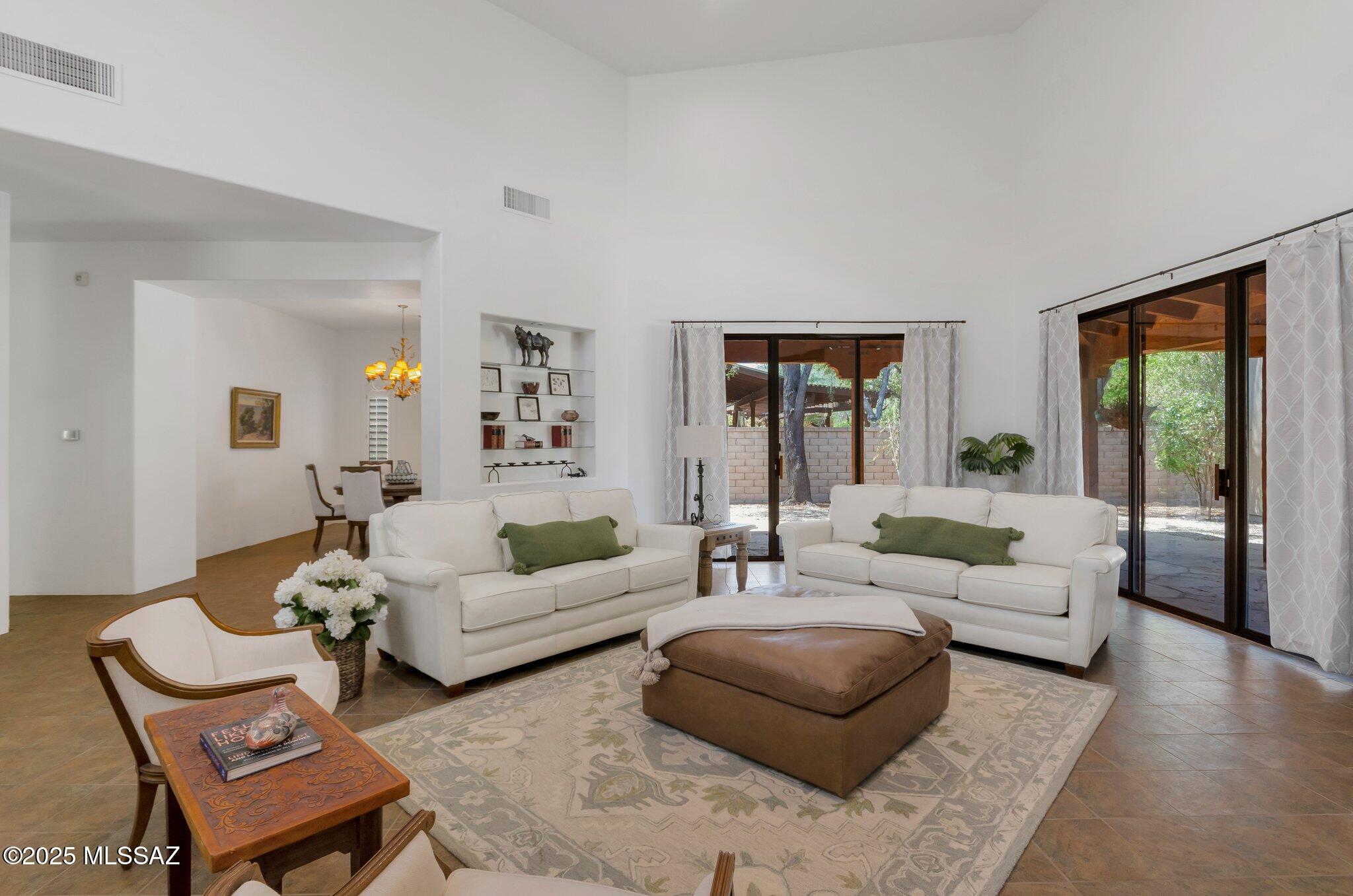 Tucson, Arizona, 85712, United States, 4 Bedrooms Bedrooms, ,4 BathroomsBathrooms,Residential,For Sale,1850331