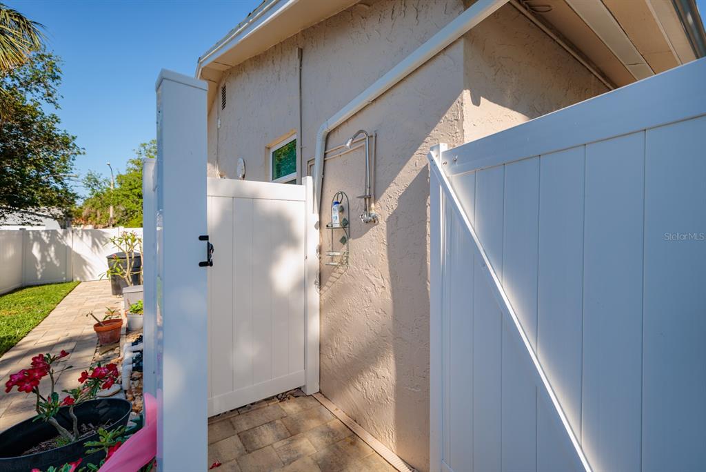 St Petersburg, Florida, 33703, United States, 3 Bedrooms Bedrooms, ,2 BathroomsBathrooms,Residential,For Sale,1770463