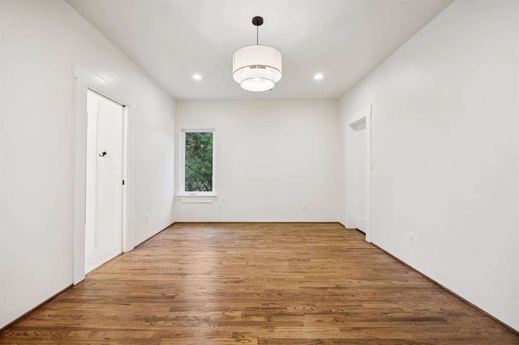 Dallas, Texas, 75211, United States, 4 Bedrooms Bedrooms, ,3 BathroomsBathrooms,Residential,For Sale,1988260