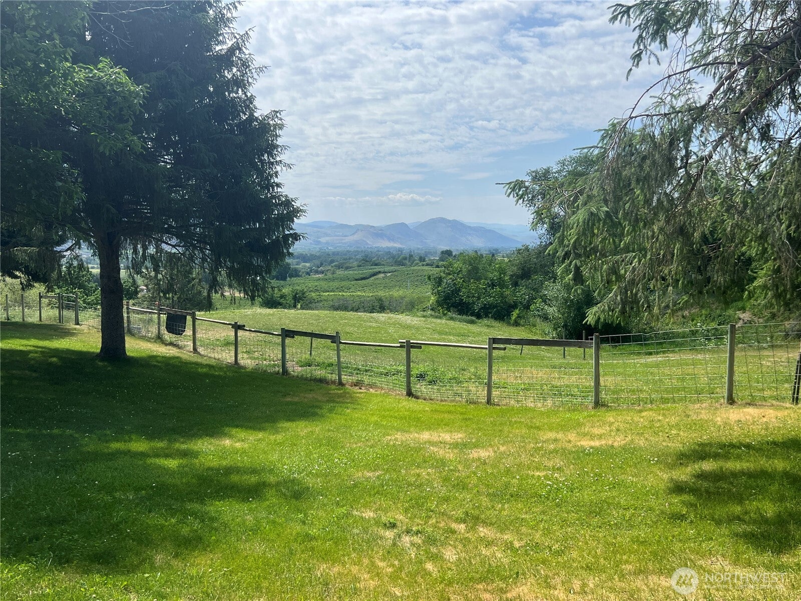 Oroville, Washington, 98844, United States, 3 Bedrooms Bedrooms, ,1 BathroomBathrooms,Residential,For Sale,2002017