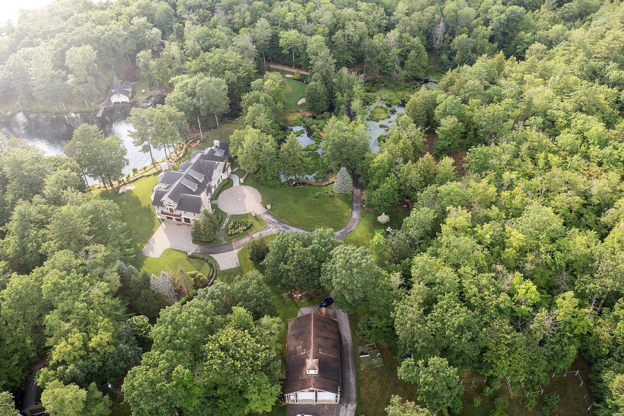 Meredith, New Hampshire, 03253, United States, 7 Bedrooms Bedrooms, ,6 BathroomsBathrooms,Residential,For Sale,1897806