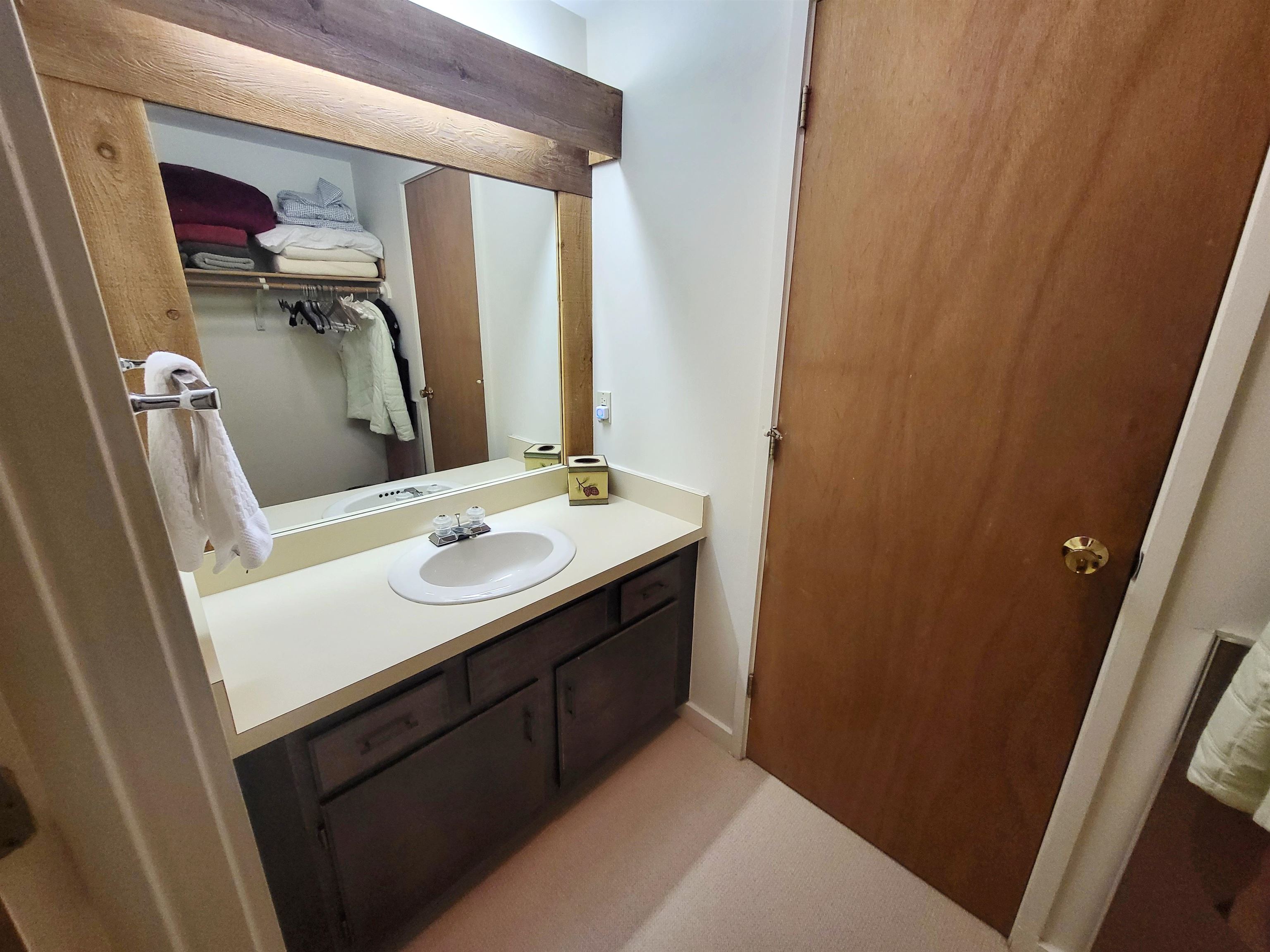 Lincoln, New Hampshire, 03251, United States, 5 Bedrooms Bedrooms, ,2 BathroomsBathrooms,Residential,For Sale,2003487