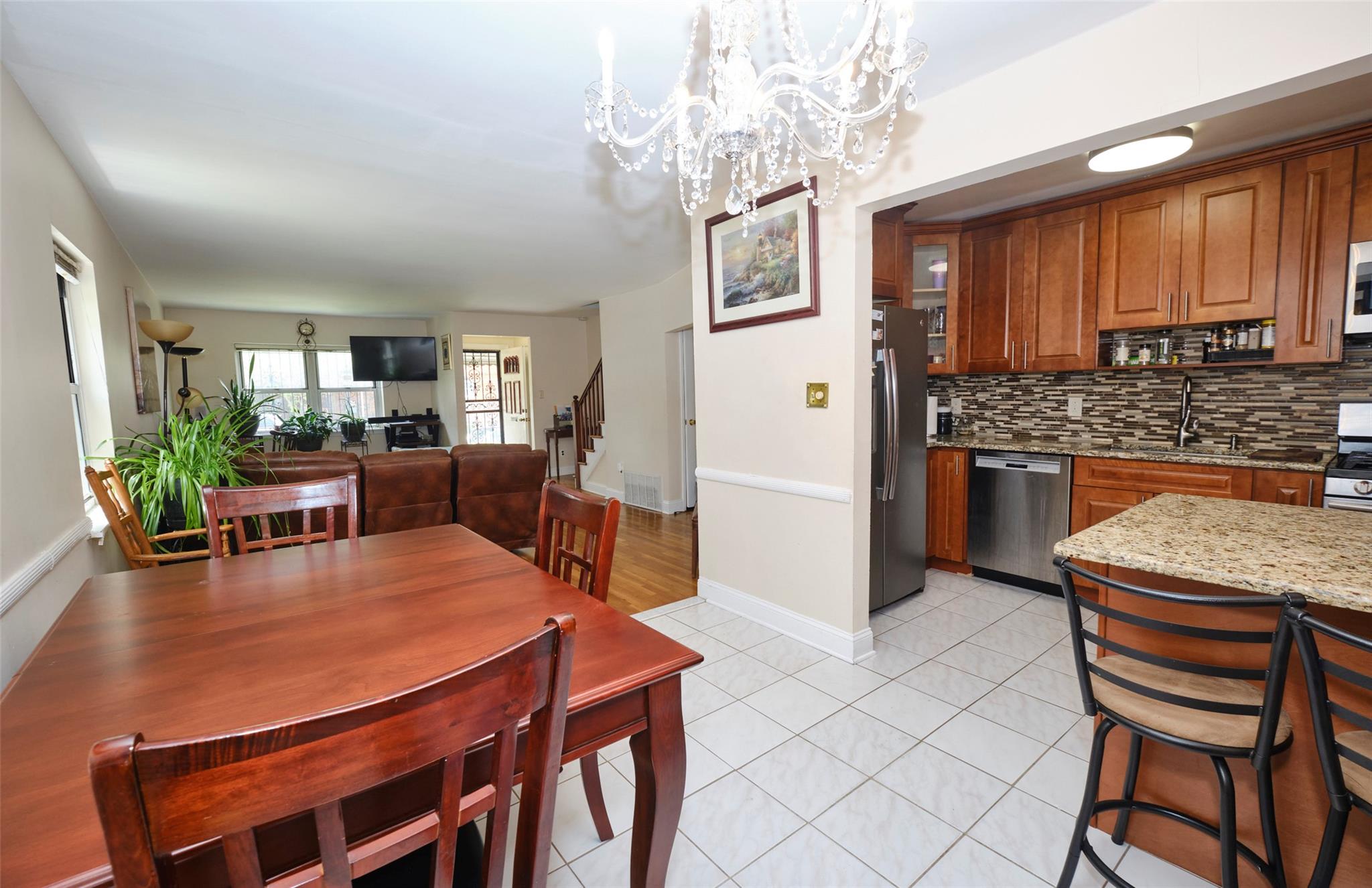 Bronx, New York, 10469, United States, 3 Bedrooms Bedrooms, ,3 BathroomsBathrooms,Residential,For Sale,1907076