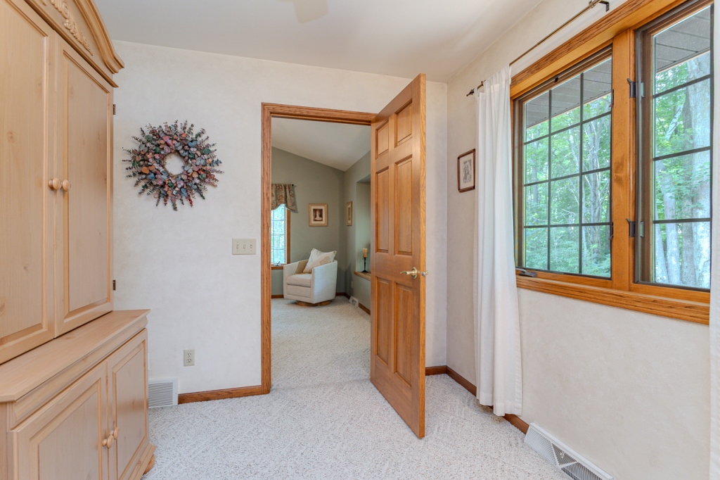 Wausau, Wisconsin, 54401, United States, 4 Bedrooms Bedrooms, ,3 BathroomsBathrooms,Residential,For Sale,1889957