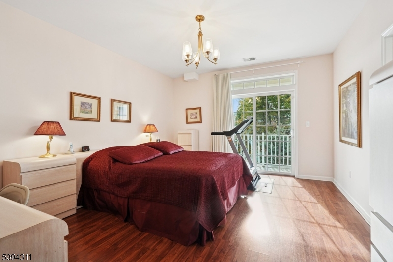 Cedar Grove Twp., New Jersey, 07009, United States, 2 Bedrooms Bedrooms, ,2 BathroomsBathrooms,Residential,For Sale,1989209