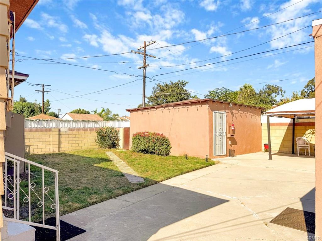 Los Angeles, California, 90002, United States, 3 Bedrooms Bedrooms, ,1 BathroomBathrooms,Residential,For Sale,2008604