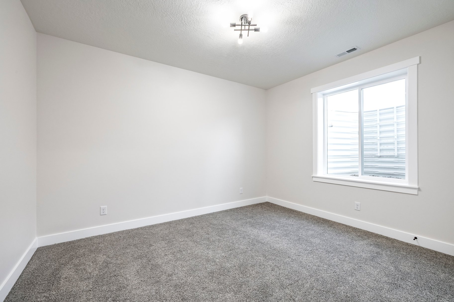  Brand New Hyrum Home. Thoughtfully Built, Beautiful Mountain Views. - 物件實景