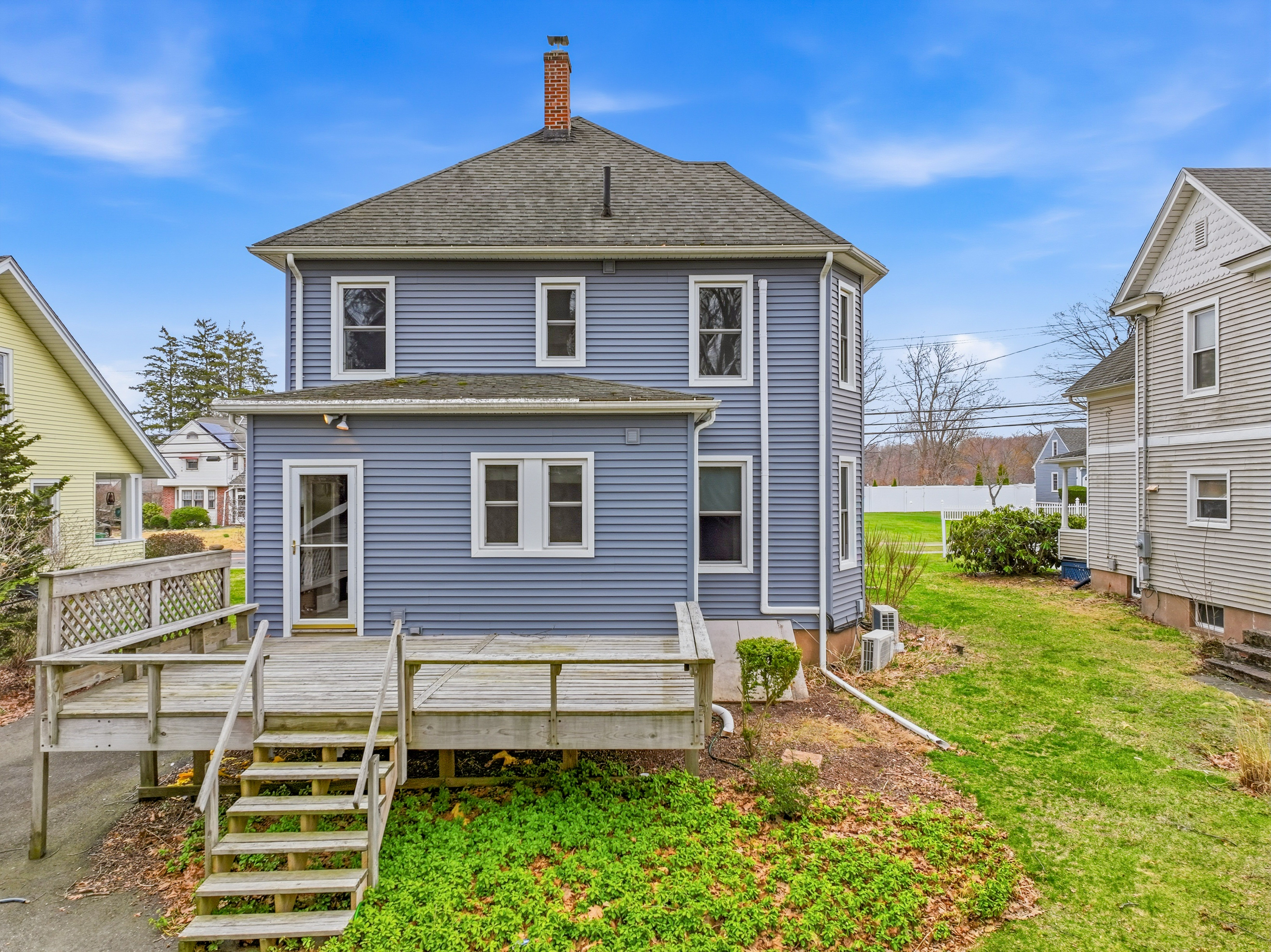  A Classic 1913 Colonial Set in the South Farms Area - 物件實景