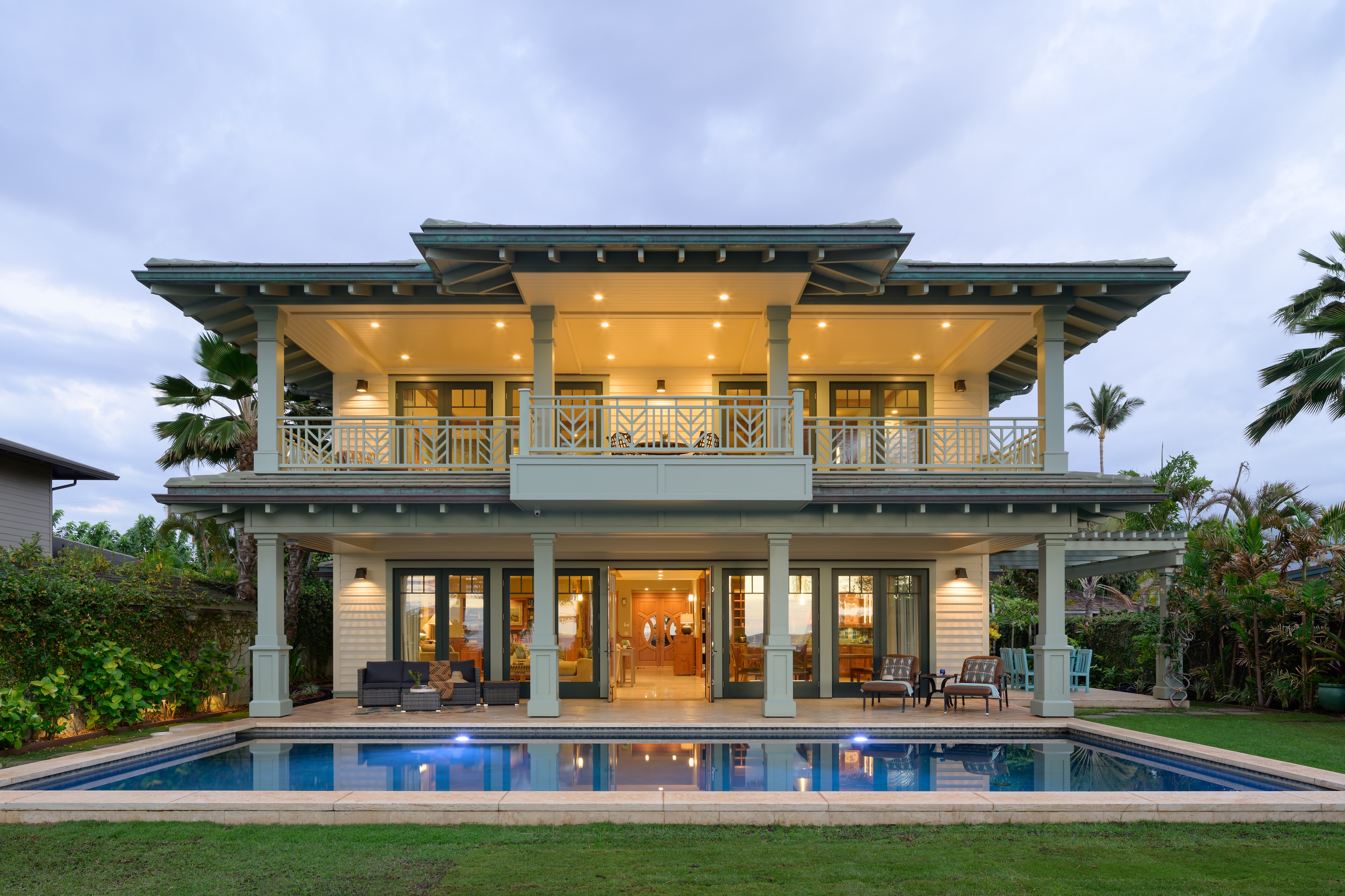 Beachfront living on the sandy end of Halama Street 
