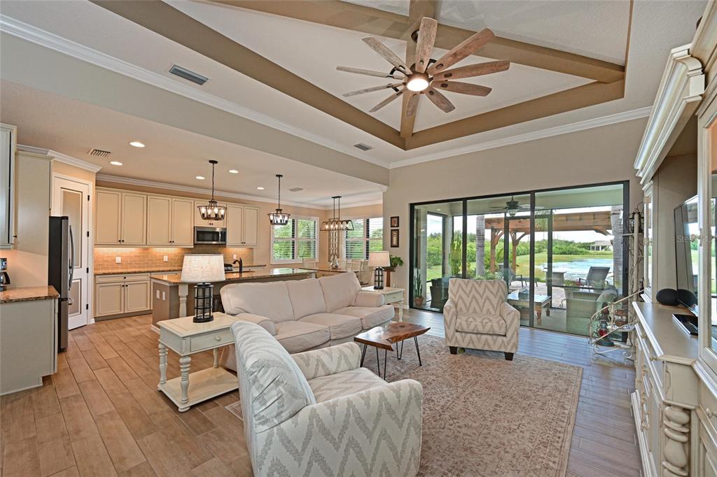 Bradenton, Florida, 34212, United States, 2 Bedrooms Bedrooms, ,2 BathroomsBathrooms,Residential,For Sale,1948137