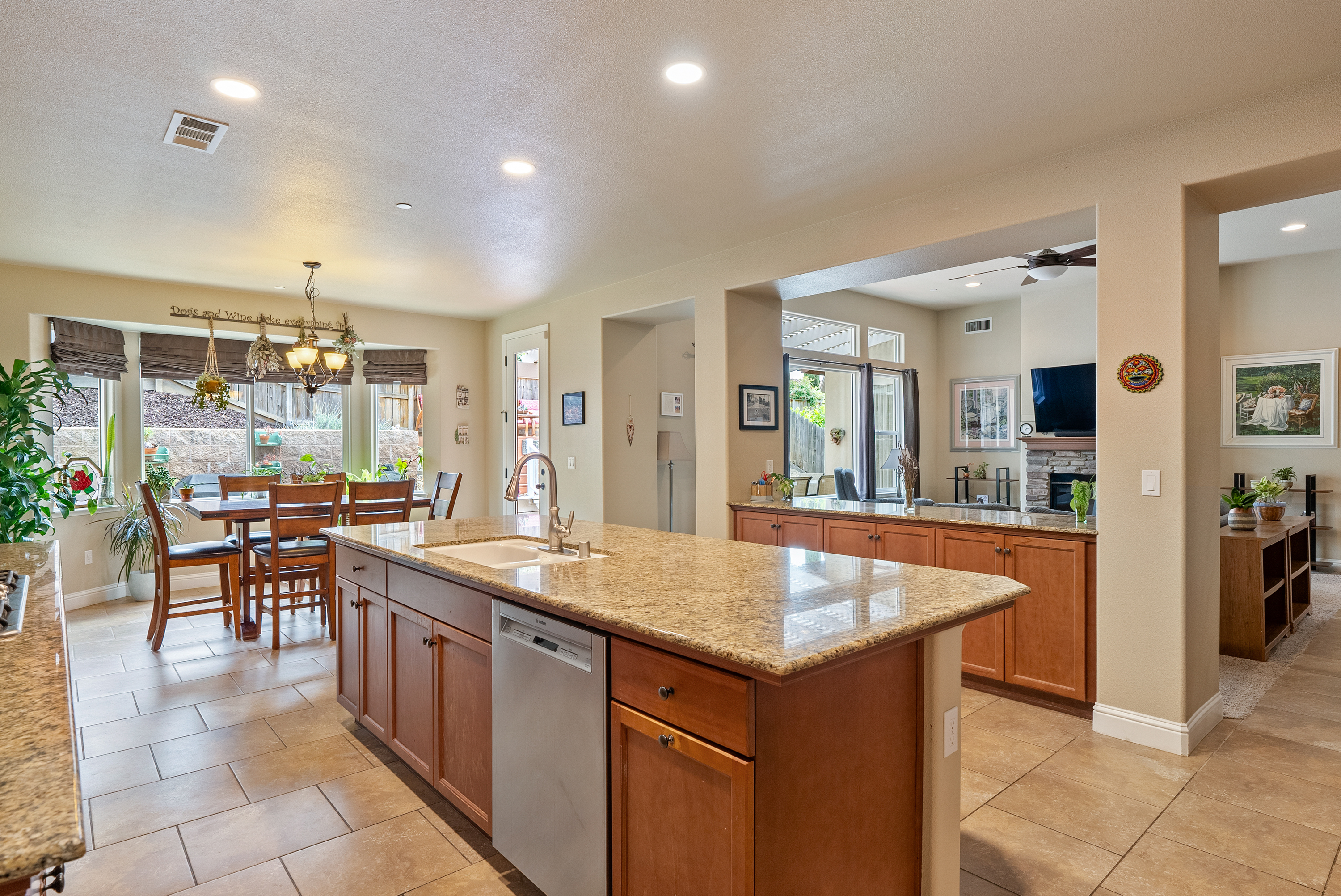  Timeless Living in Vintage at Montebello Oaks - 物件實景