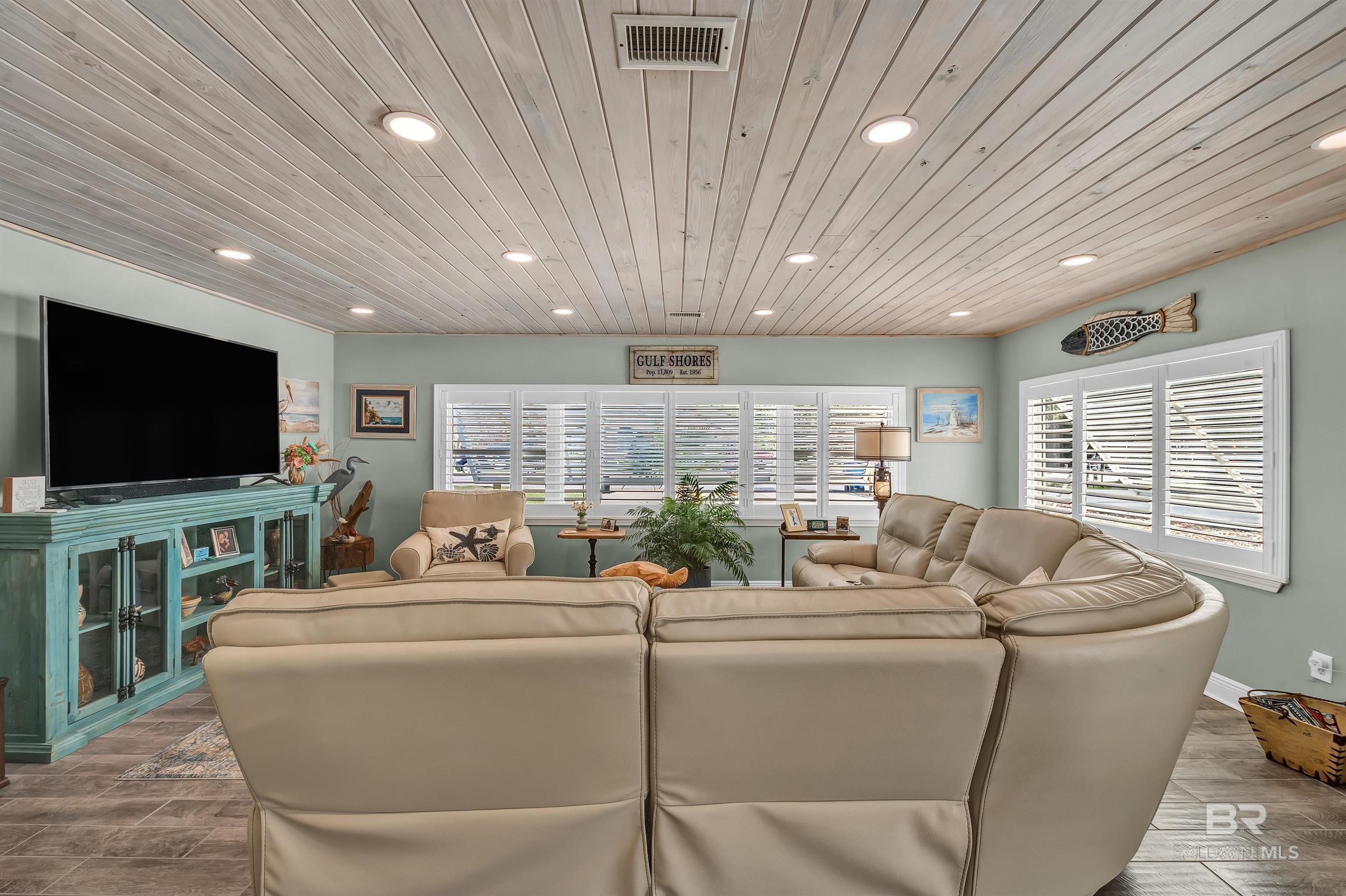 Gulf Shores, Alabama, 36542, United States, 4 Bedrooms Bedrooms, ,3 BathroomsBathrooms,Residential,For Sale,1979178