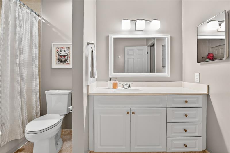 Fort Lauderdale, Florida, 33305, United States, 2 Bedrooms Bedrooms, ,3 BathroomsBathrooms,Residential,For Sale,1957738