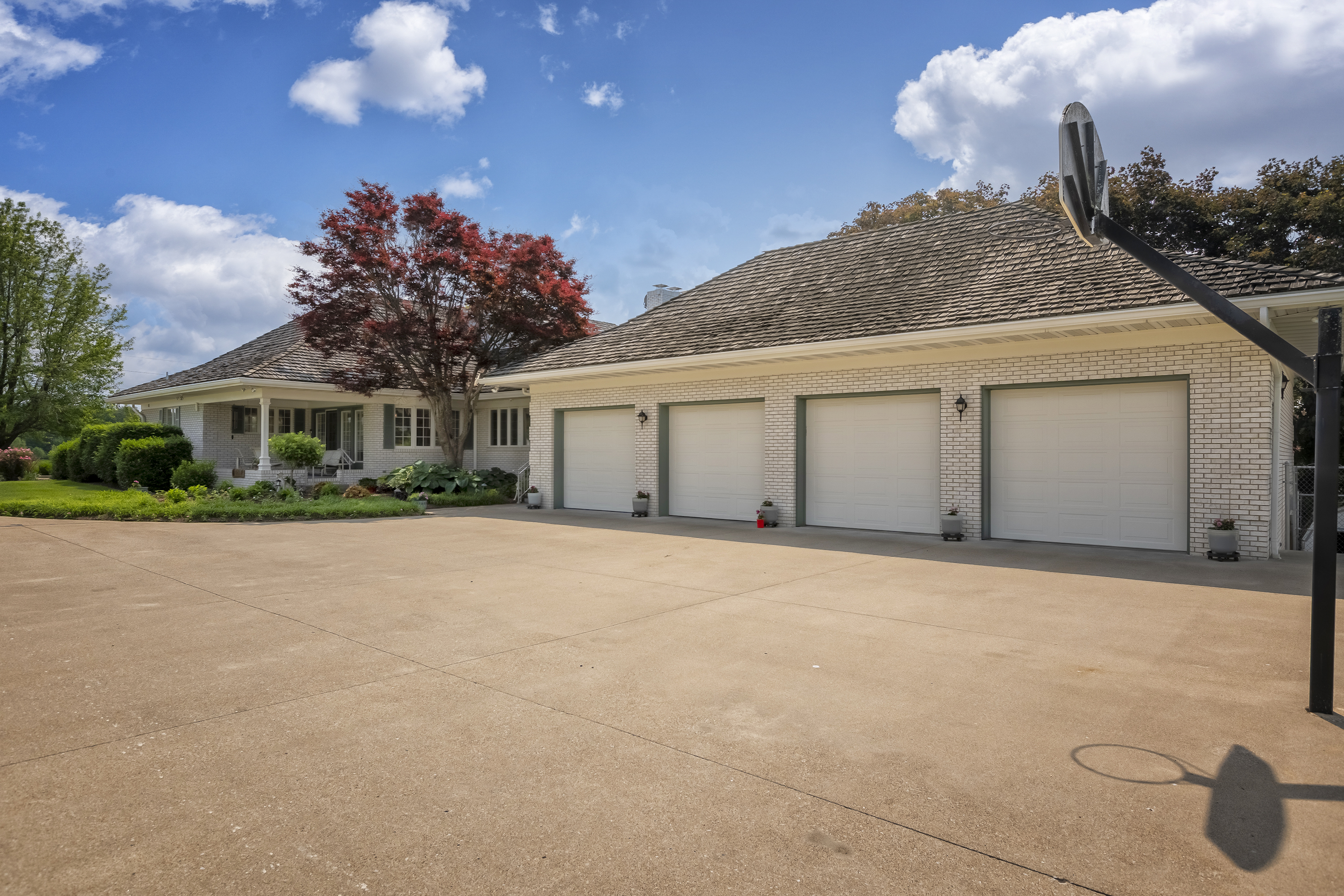 Marion, Illinois, 62959, United States, 7 Bedrooms Bedrooms, ,7 BathroomsBathrooms,Residential,For Sale,1979062