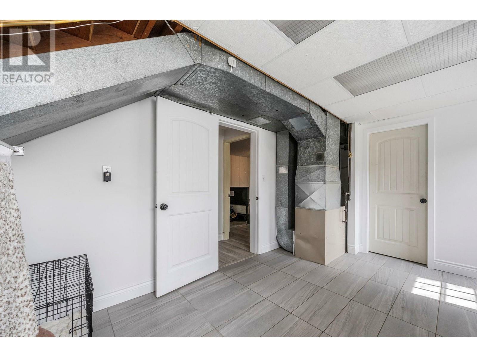 WEST KELOWNA, British Columbia, V1Z 1Z4, CA, 5 Bedrooms Bedrooms, ,1 BathroomBathrooms,Residential,For Sale,1836903