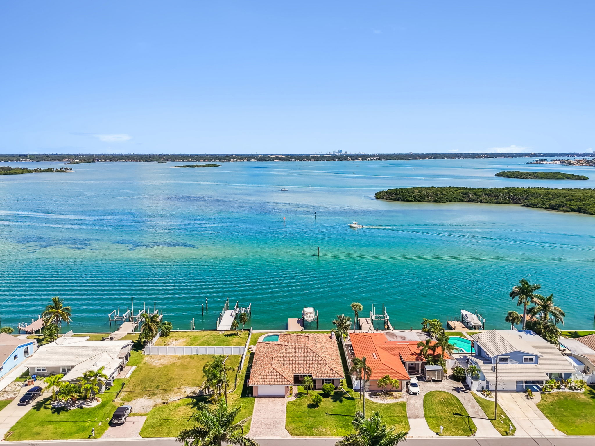 Madeira Beach, Florida, 33708, United States, 4 Bedrooms Bedrooms, ,2 BathroomsBathrooms,Residential,For Sale,2005483