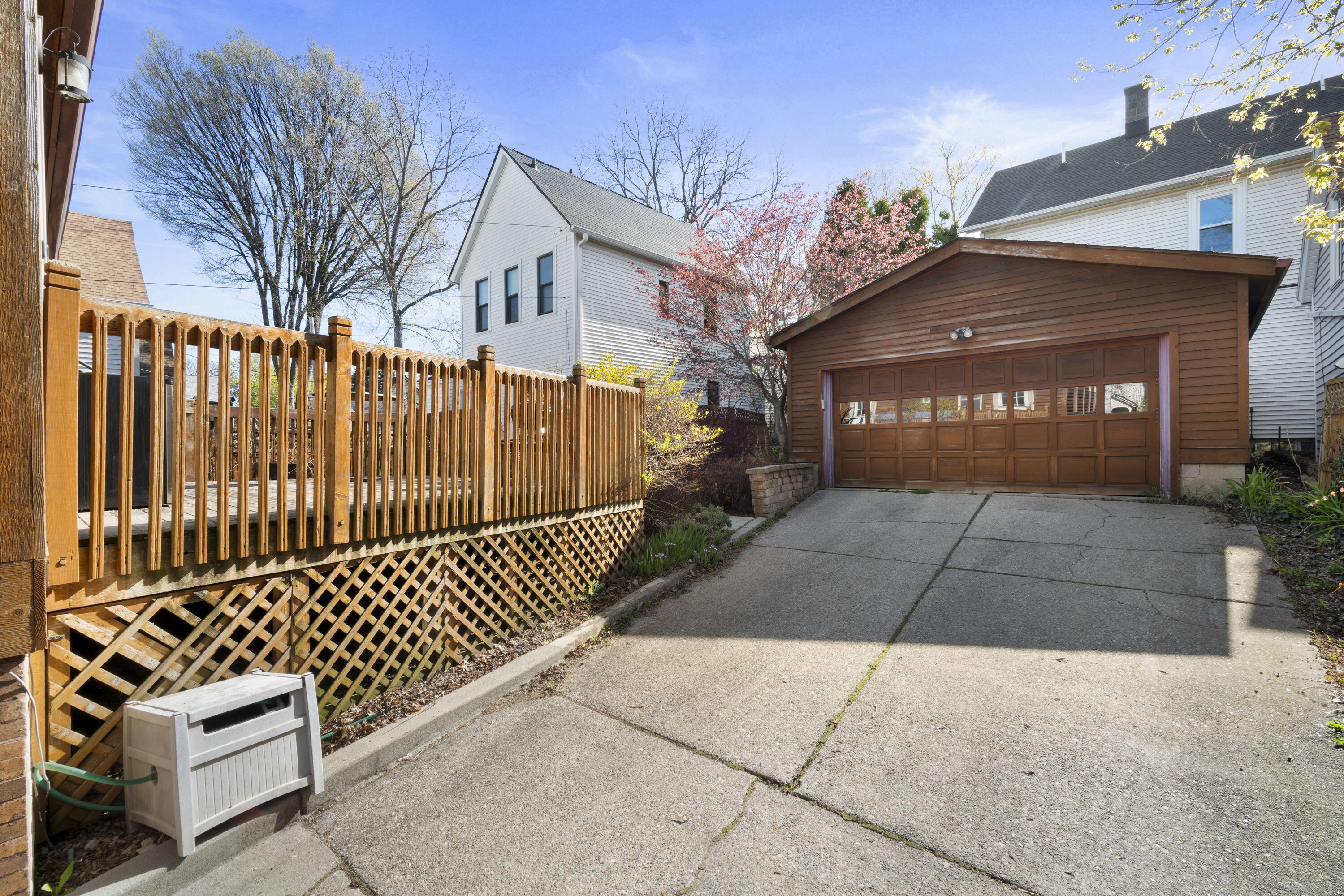 Milwaukee, Wisconsin, 53202, United States, 3 Bedrooms Bedrooms, ,3 BathroomsBathrooms,Residential,For Sale,1916050