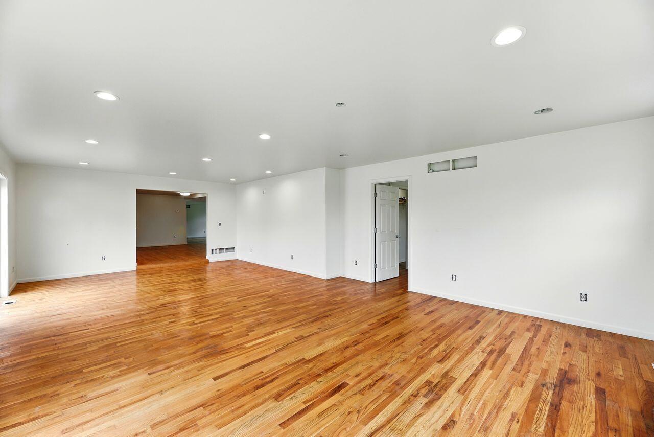 Three Oaks, Michigan, 49128, United States, 3 Bedrooms Bedrooms, ,2 BathroomsBathrooms,Residential,For Sale,1806121