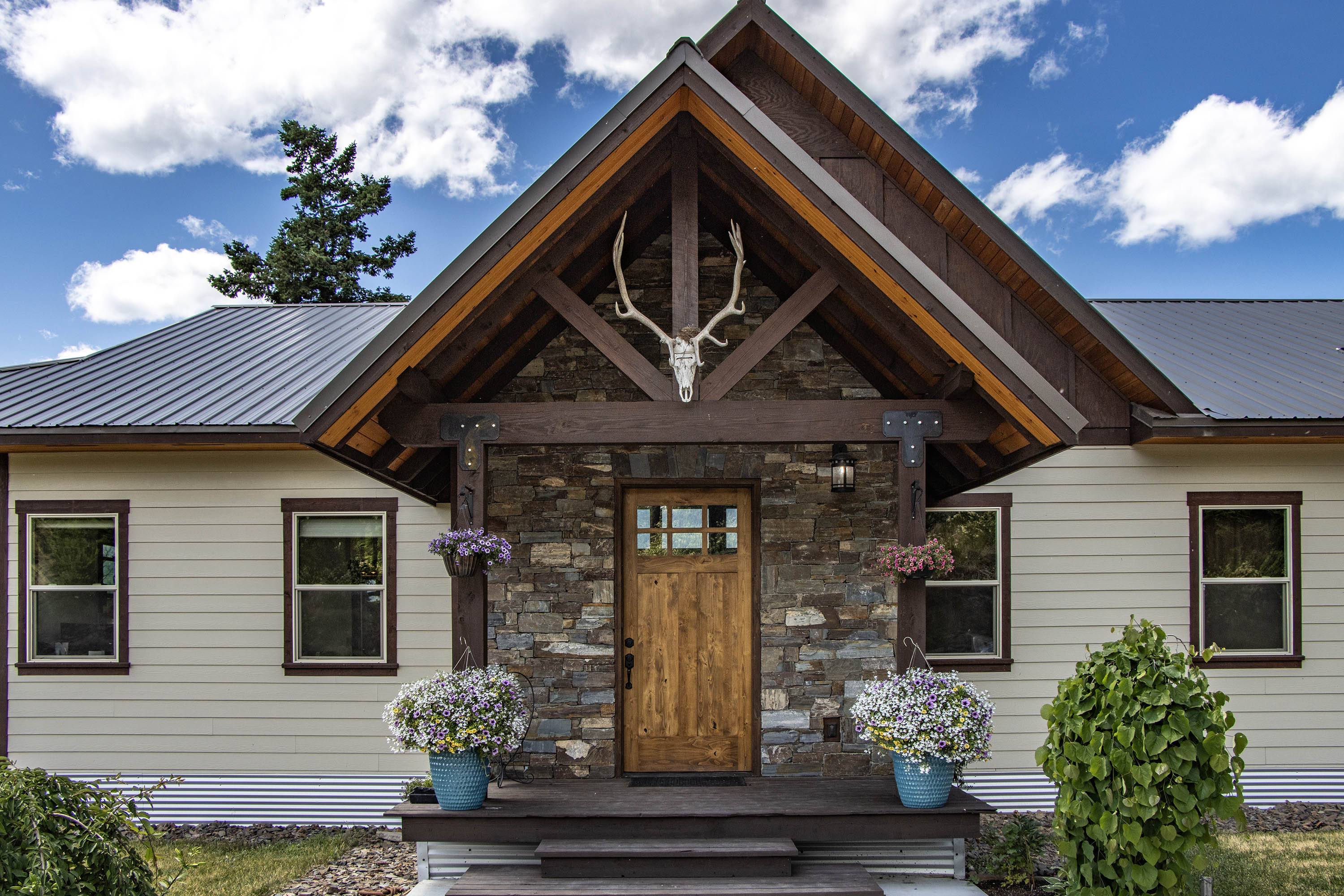 Clark Fork, Idaho, 83811, United States, 3 Bedrooms Bedrooms, ,2 BathroomsBathrooms,Residential,For Sale,1975167