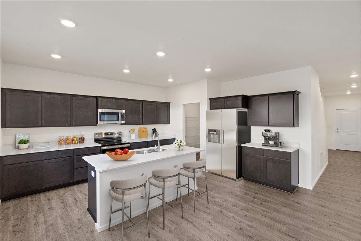 Deer Park, Washington, 99006, United States, 5 Bedrooms Bedrooms, ,2 BathroomsBathrooms,Residential,For Sale,1956687