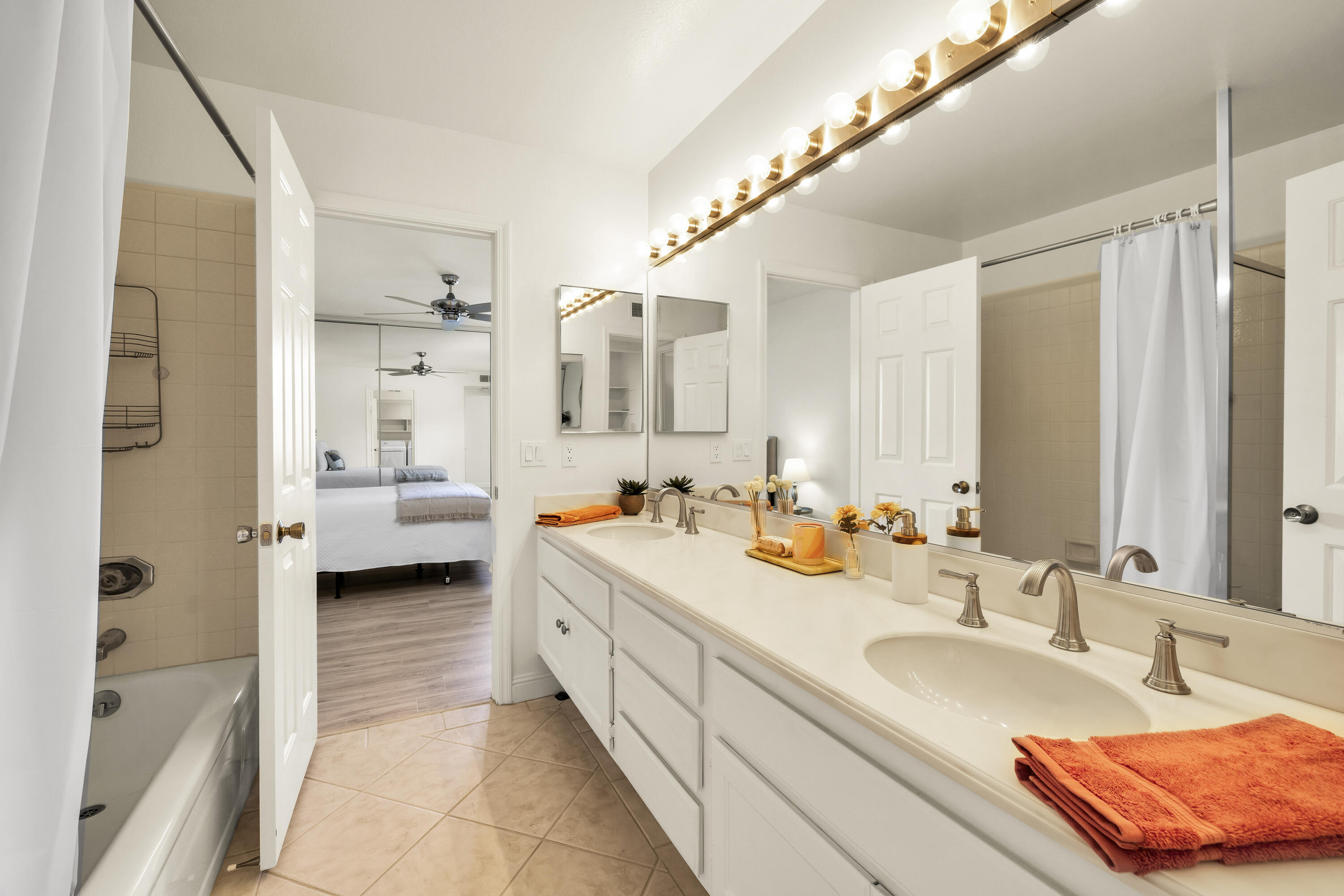 Palm Desert, California, 92260, United States, 2 Bedrooms Bedrooms, ,2 BathroomsBathrooms,Residential,For Sale,1987933