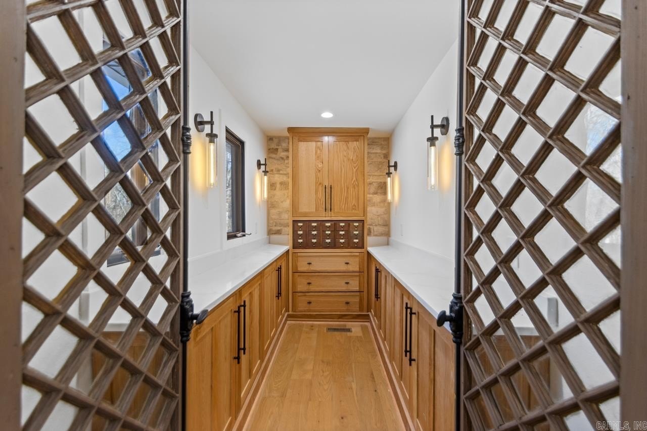 Alexander, Arkansas, 72002, United States, 6 Bedrooms Bedrooms, ,4 BathroomsBathrooms,Residential,For Sale,1986136