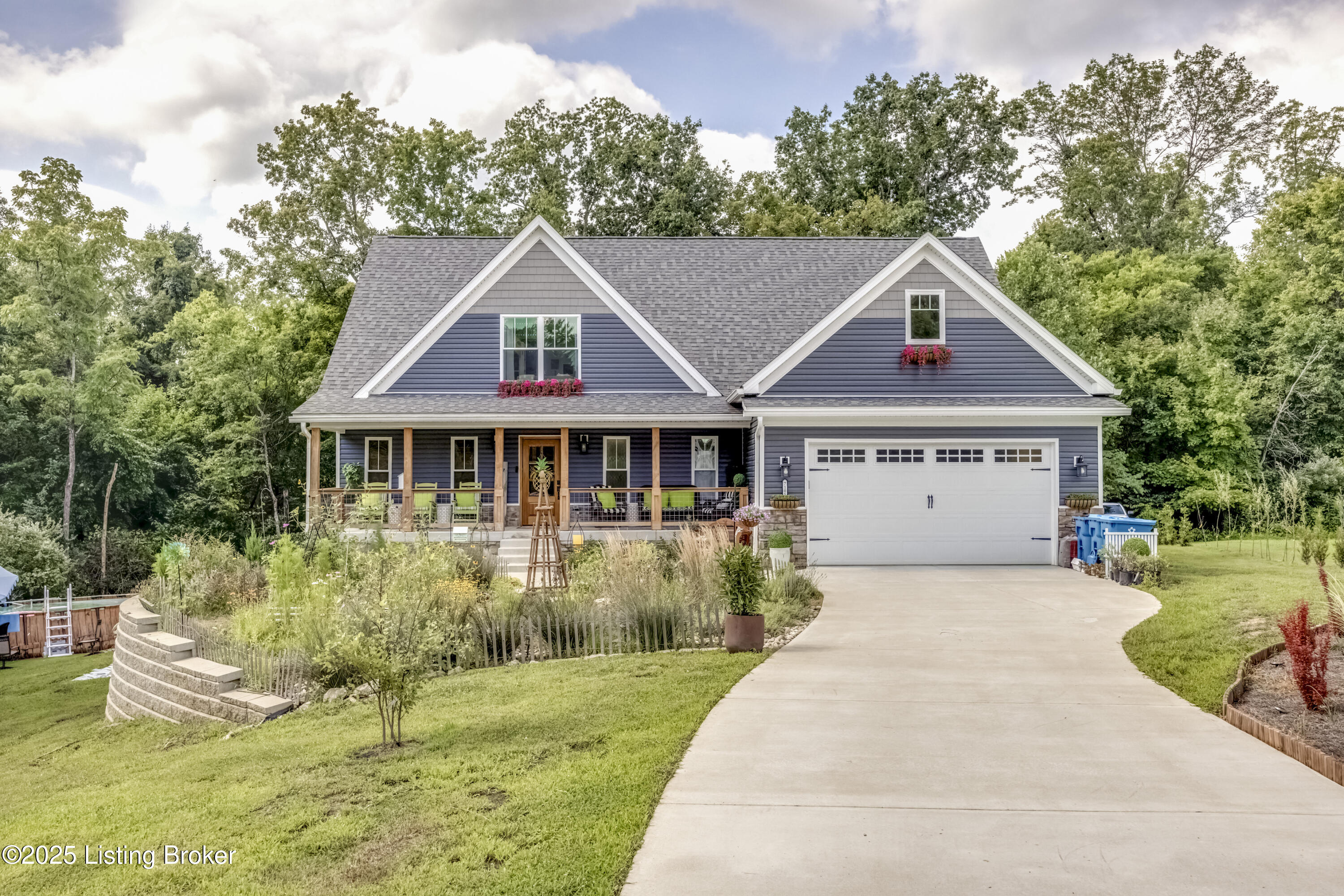 Crestwood, Kentucky, 40014, United States, 5 Bedrooms Bedrooms, ,4 BathroomsBathrooms,Residential,For Sale,1907085