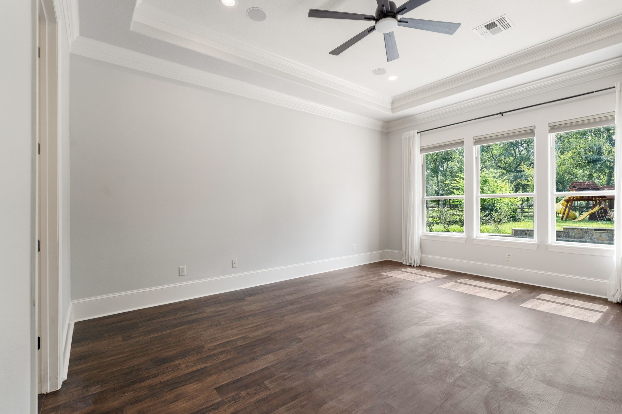  3422 Woodbine Drive - 物件實景
