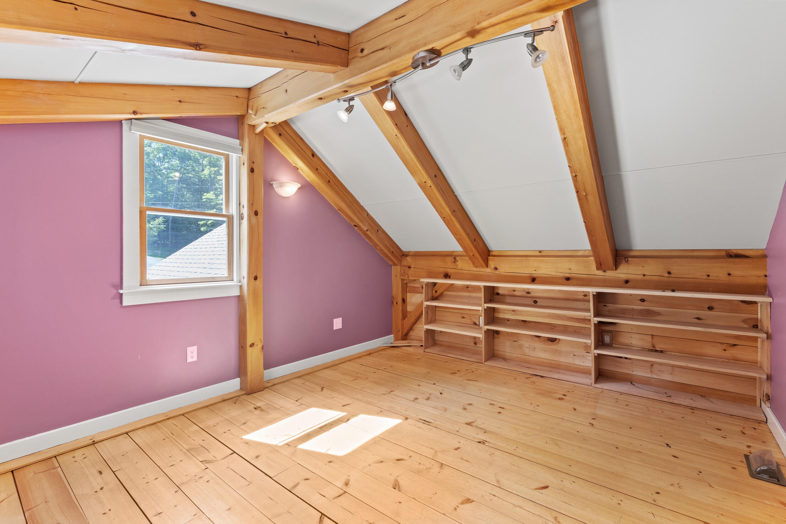 Windham, Maine, 04062, United States, 3 Bedrooms Bedrooms, ,4 BathroomsBathrooms,Residential,For Sale,1937682
