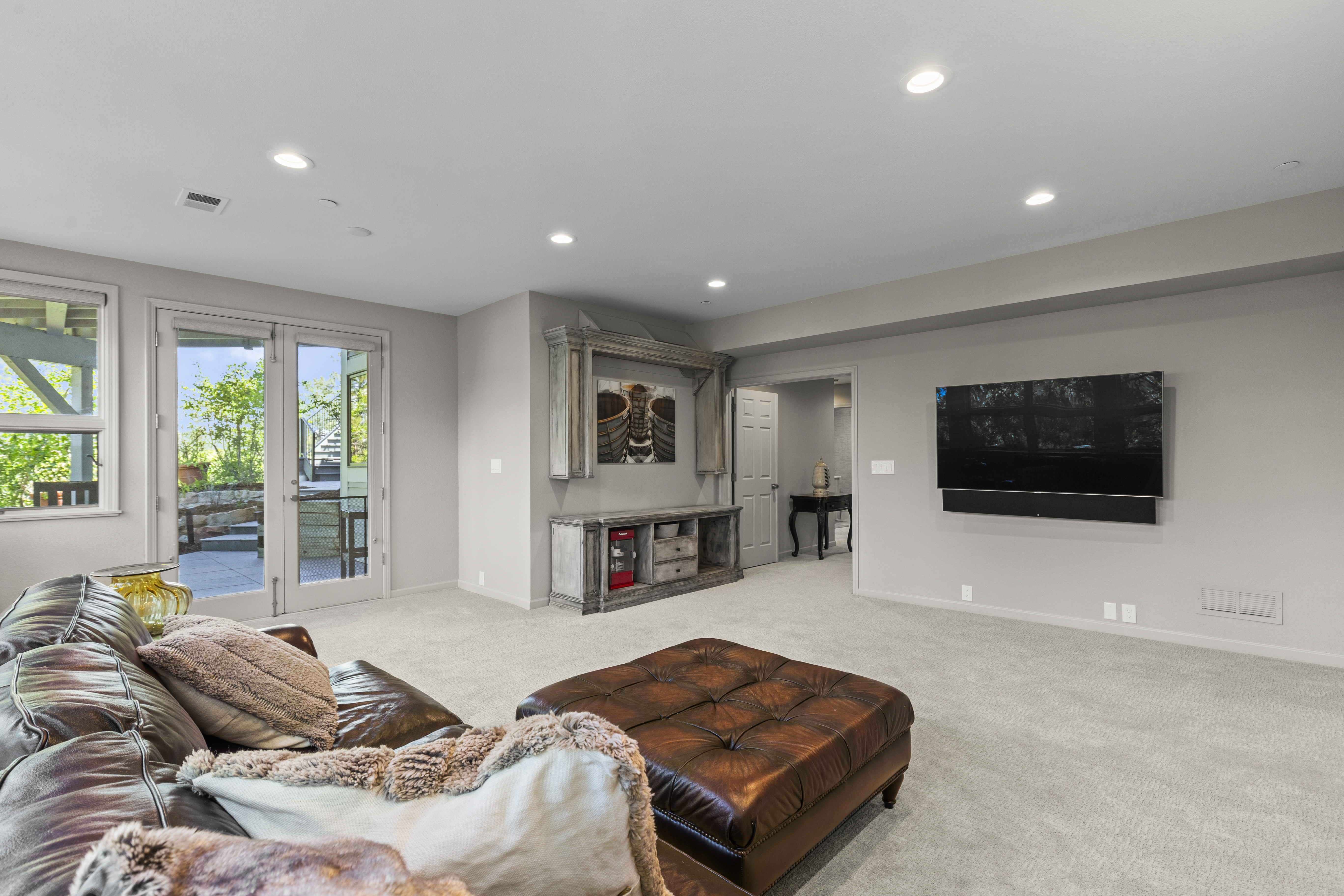  Exquisitely Updated Home - 物件實景