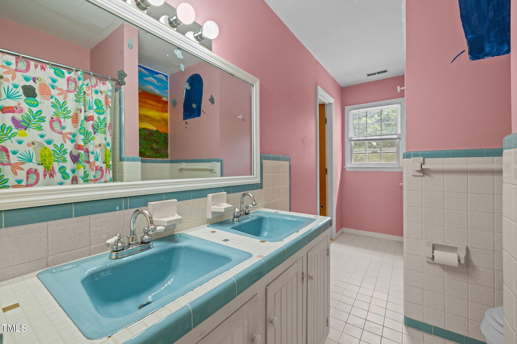 Raleigh, North Carolina, 27606, United States, 5 Bedrooms Bedrooms, ,2 BathroomsBathrooms,Residential,For Sale,1857756