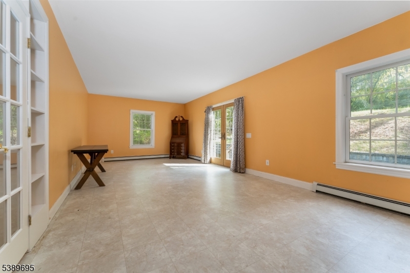 Lebanon Twp., New Jersey, 08826, United States, 3 Bedrooms Bedrooms, ,2 BathroomsBathrooms,Residential,For Sale,1960798