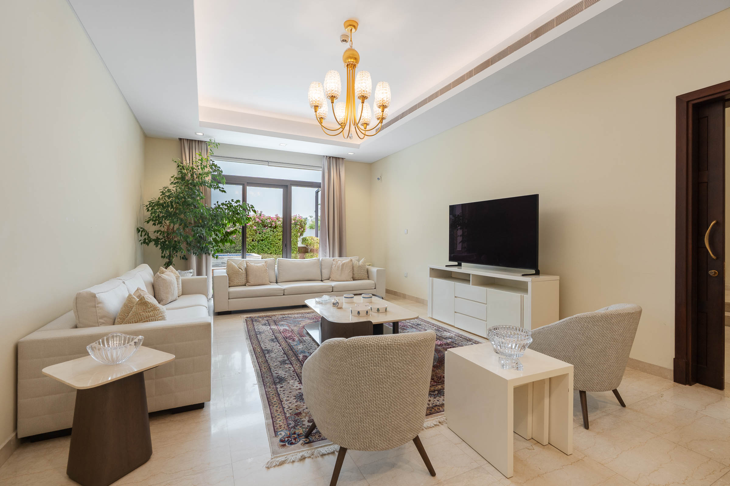  Villa on Private Corner Plot in District One - 物件實景