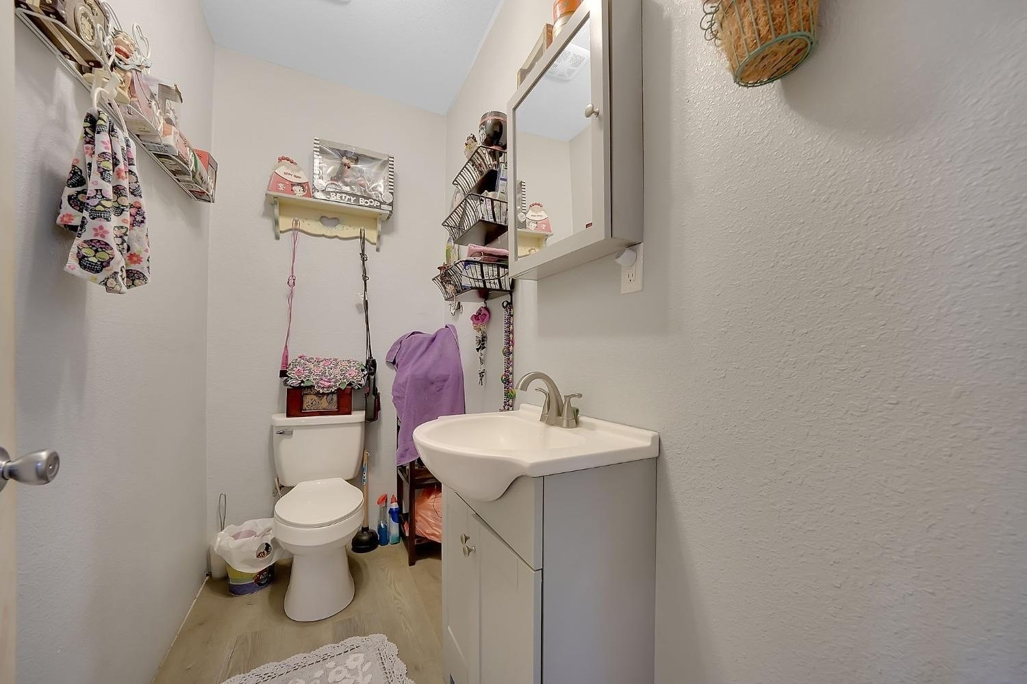 Burson, California, 95225, United States, 2 Bedrooms Bedrooms, ,2 BathroomsBathrooms,Residential,For Sale,1976966