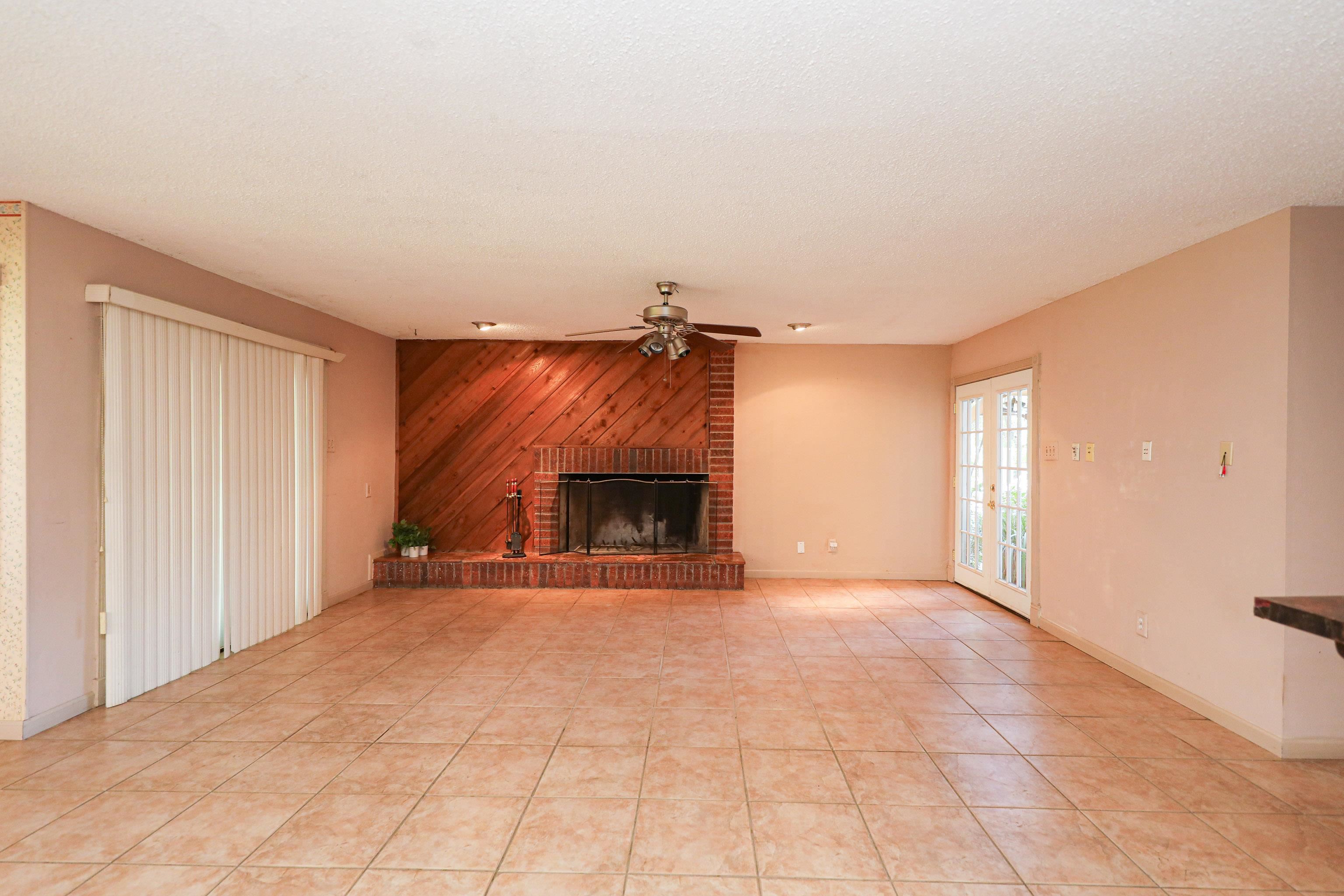 LAREDO, Texas, 78041, United States, 5 Bedrooms Bedrooms, ,3 BathroomsBathrooms,Residential,For Sale,1967607