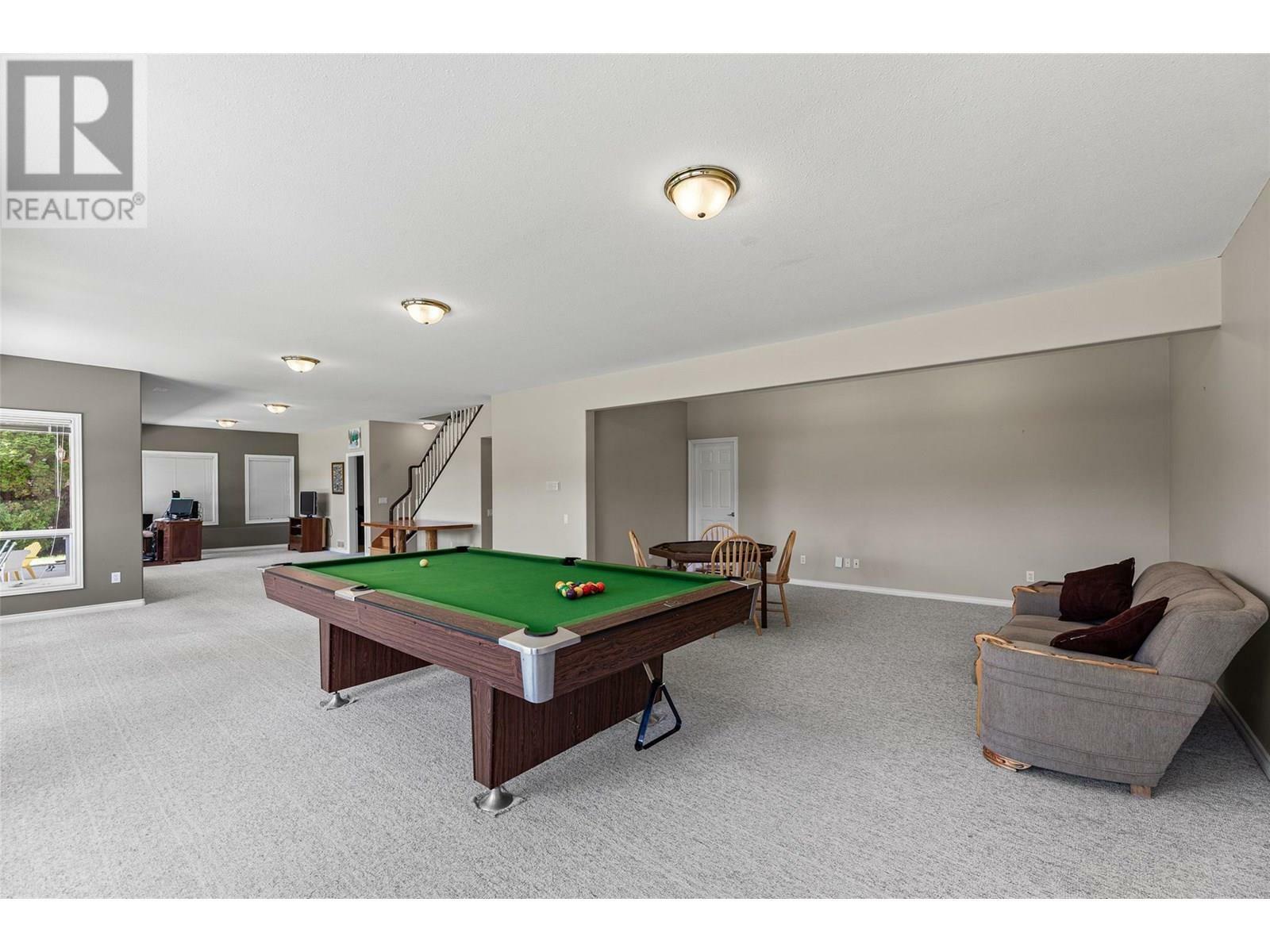 KELOWNA, British Columbia, V1V 1W2, CA, 4 Bedrooms Bedrooms, ,3 BathroomsBathrooms,Residential,For Sale,1882323