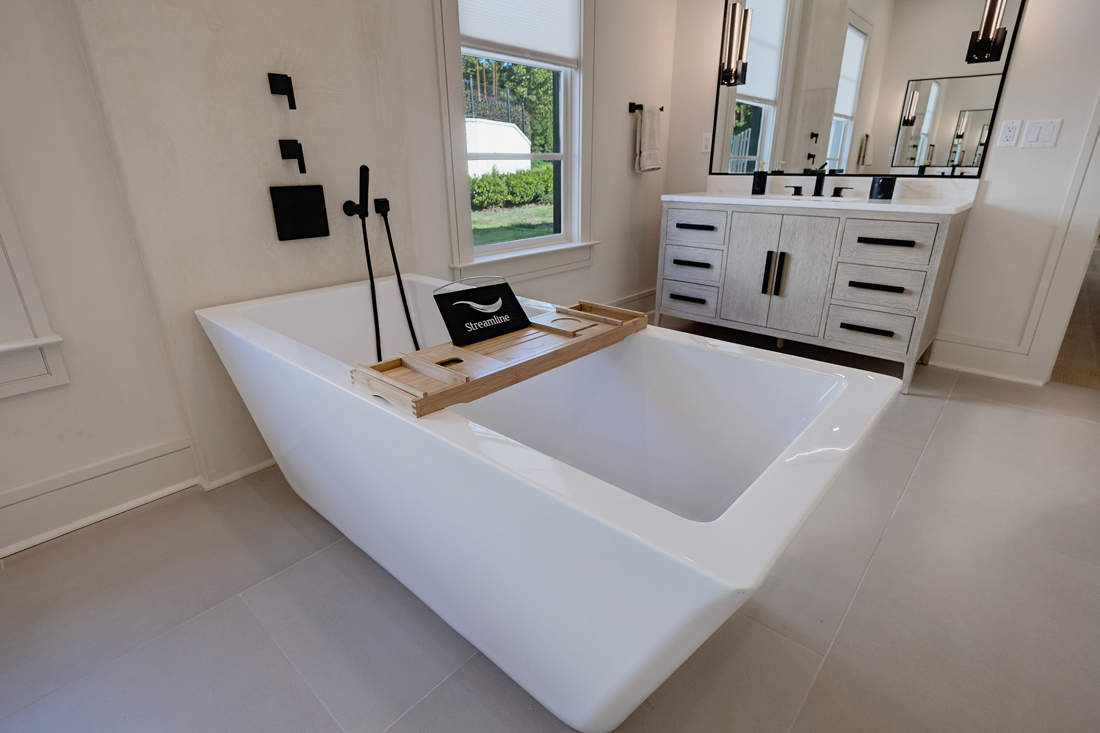  Striking Contemporary Design and Thoughtful Craftsmanship - 物件實景