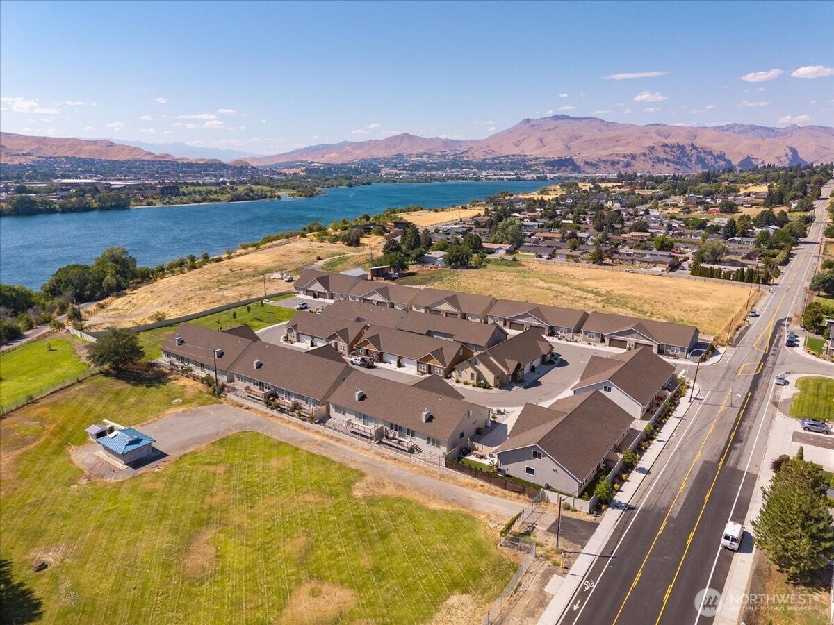 East Wenatchee, Washington, 98802, United States, 2 Bedrooms Bedrooms, ,2 BathroomsBathrooms,Residential,For Sale,1942009