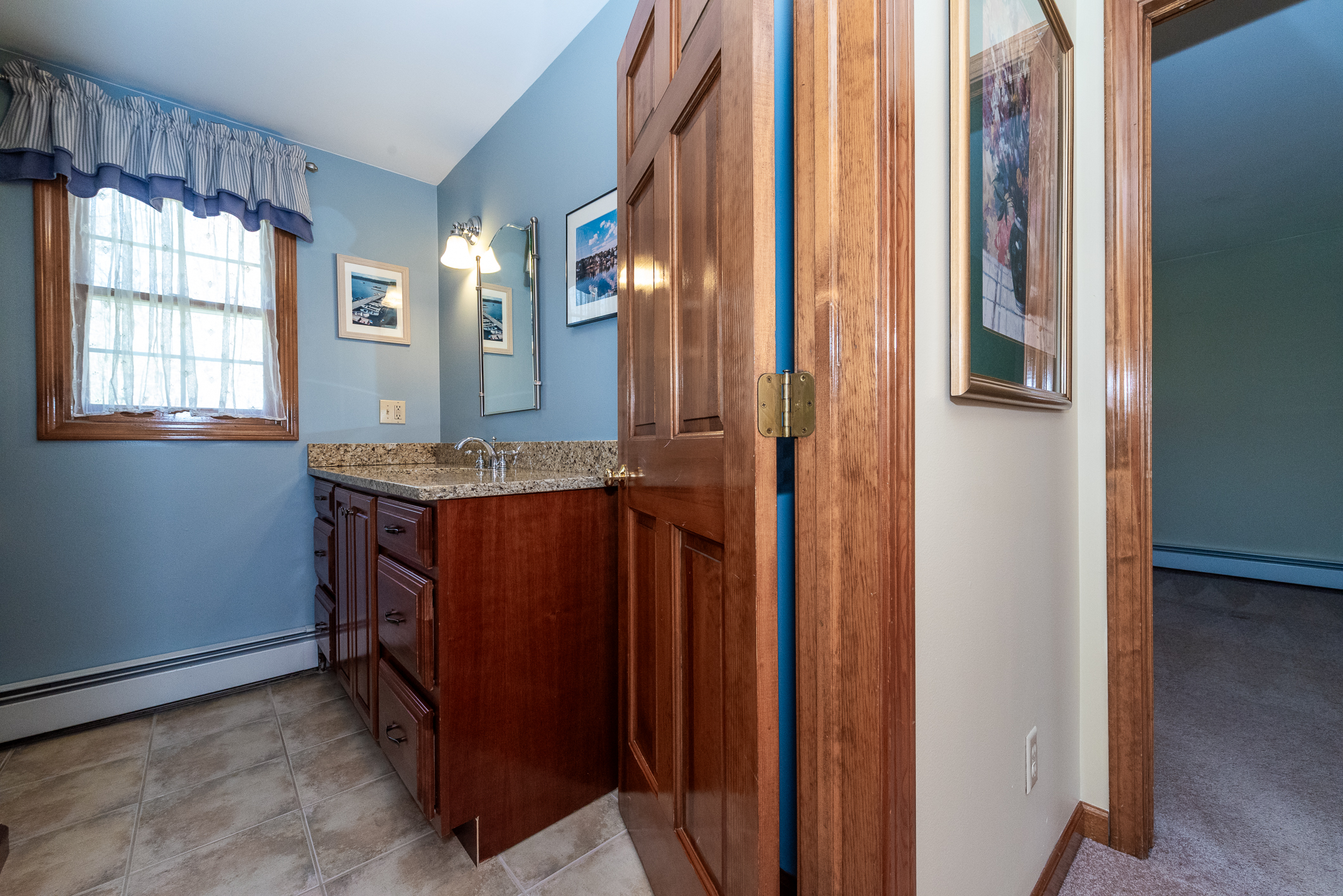  Beautifully Maintained Colonial Set on Over 2.5 Acres - 物件實景